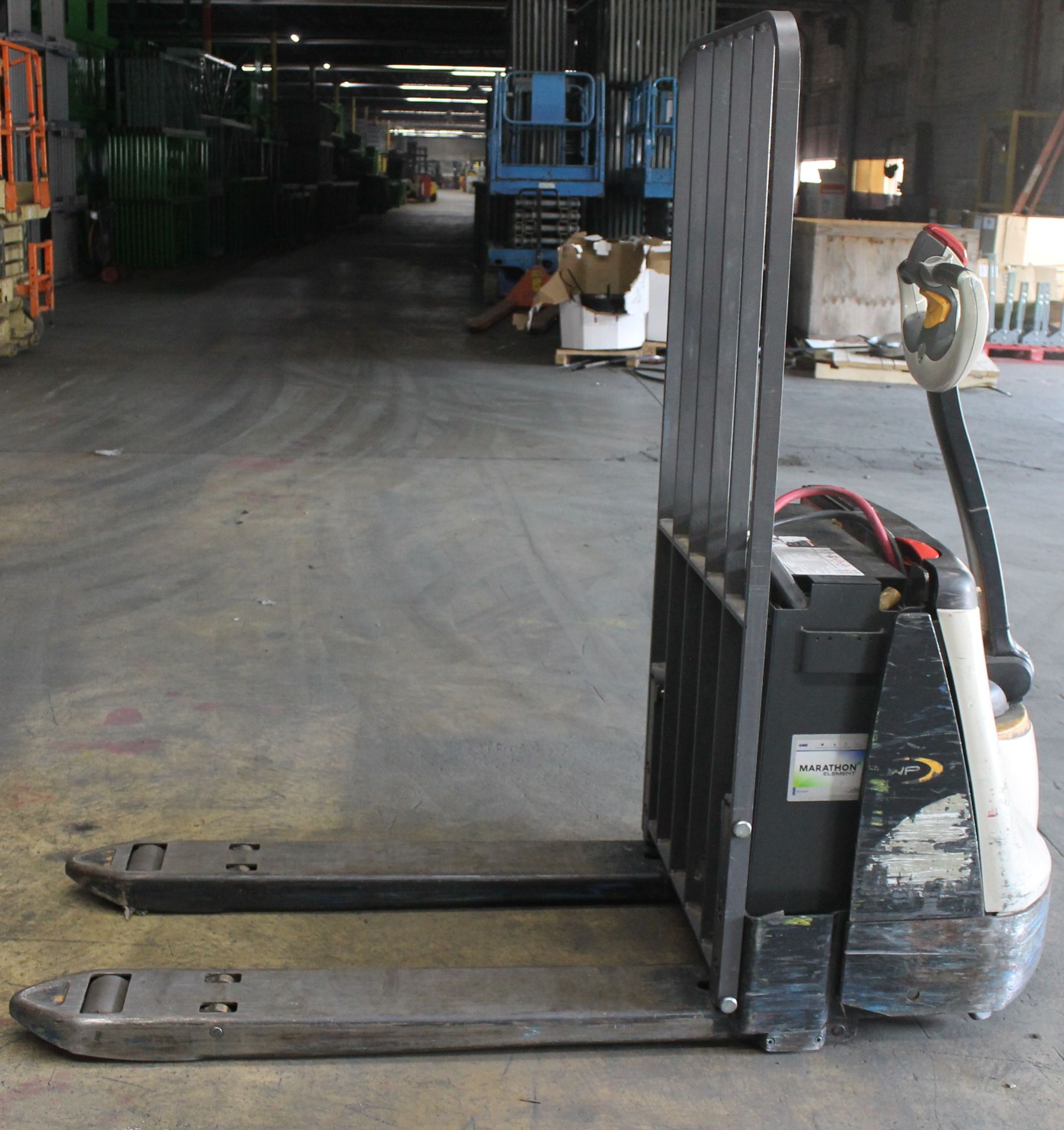 USED CROWN ELECTRIC PALLET JACK