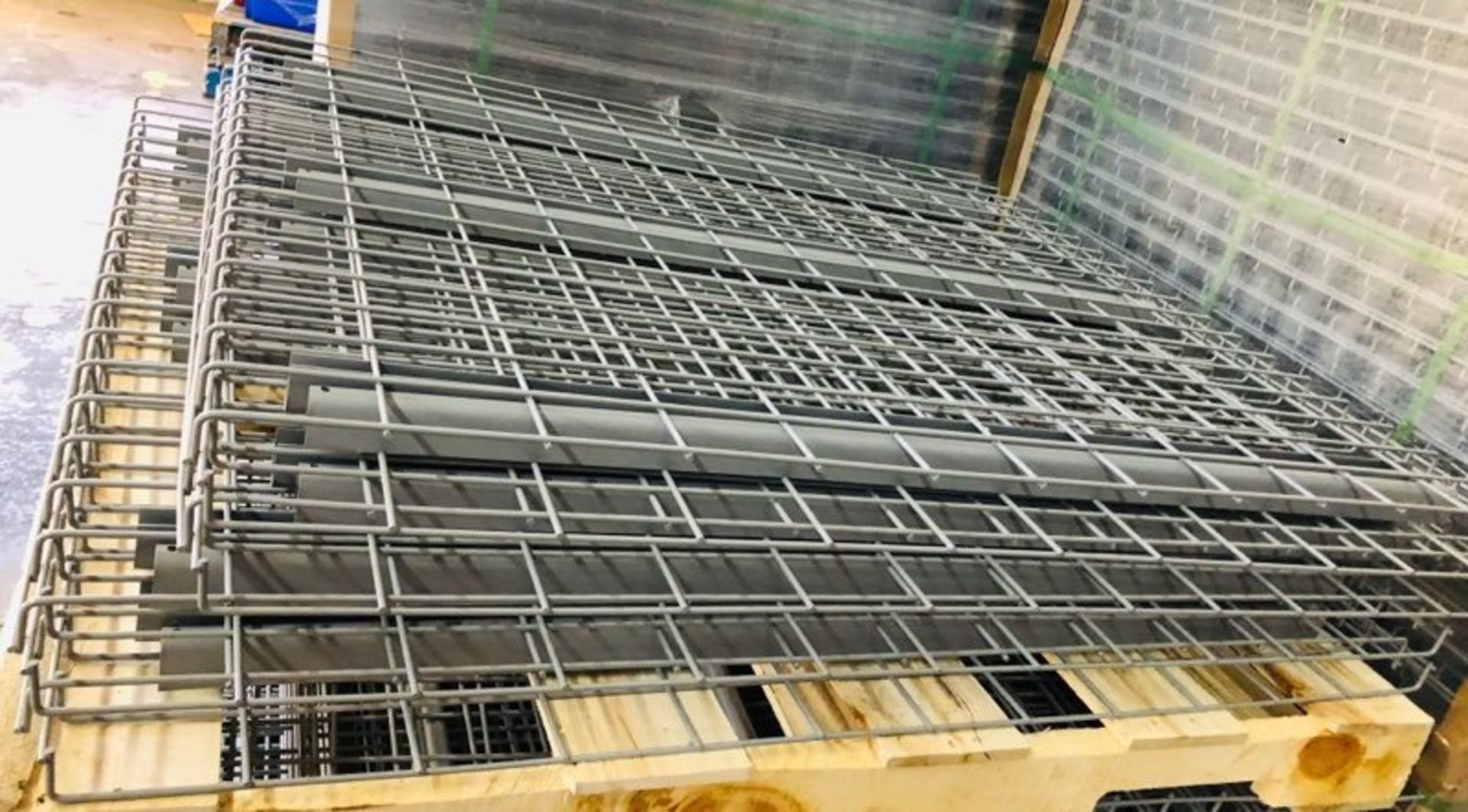 NEW 80 PCS OF STANDARD 48" X 46" WIREDECK - 1900 LBS CAPACITY - Image 2 of 2