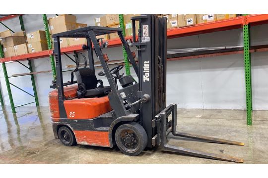 TAILIFT 4000 LBS PROPANE FORKLIFT - Image 1 of 4