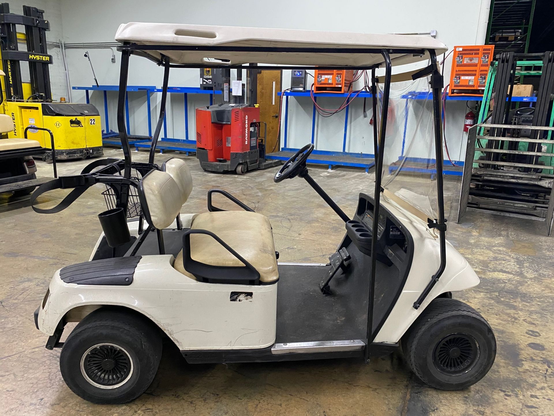 USED EZGO ELECTRIC GOLF CART - Image 3 of 5