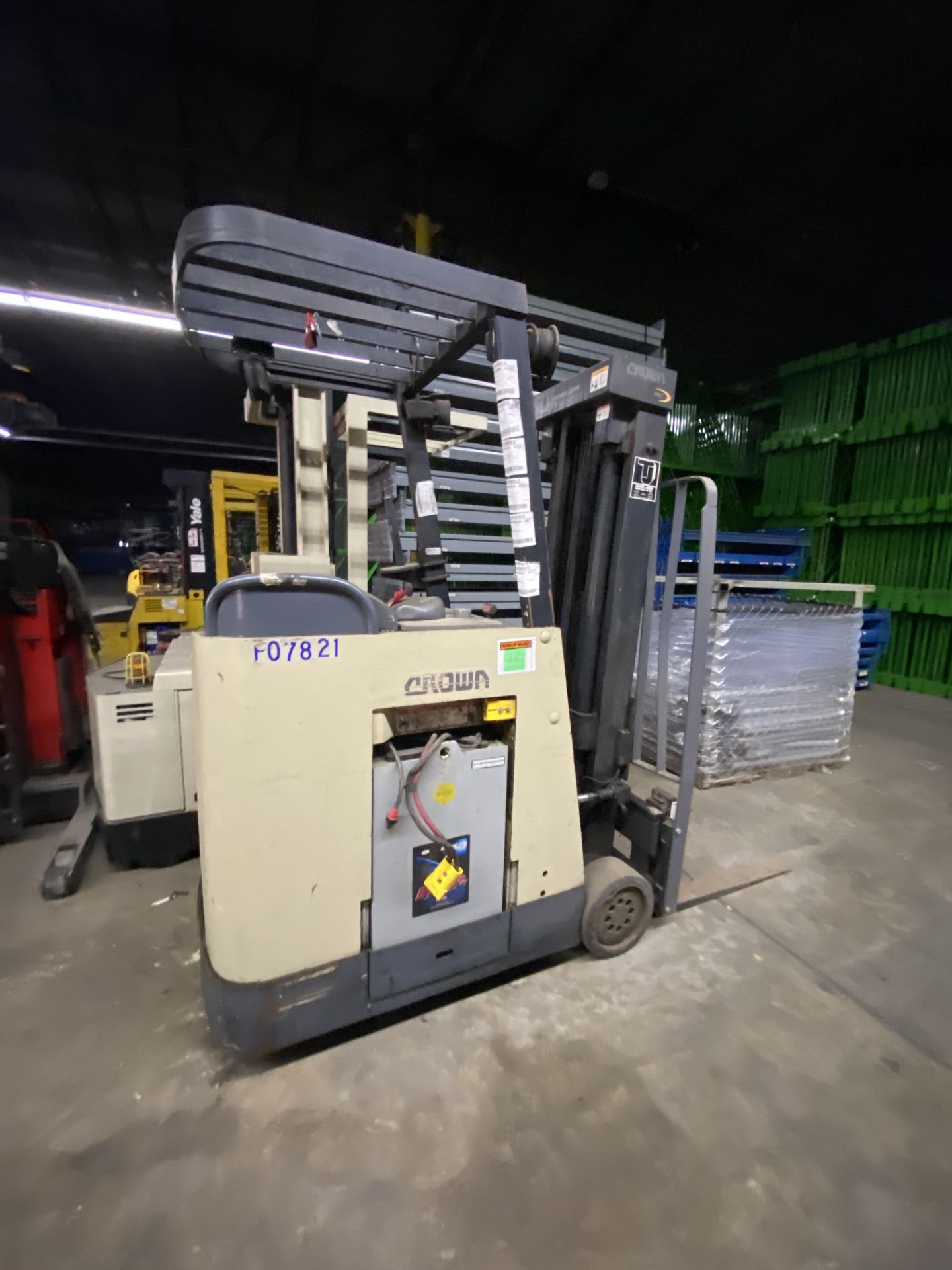 CROWN STAND UP FORKLIFT - Image 3 of 3