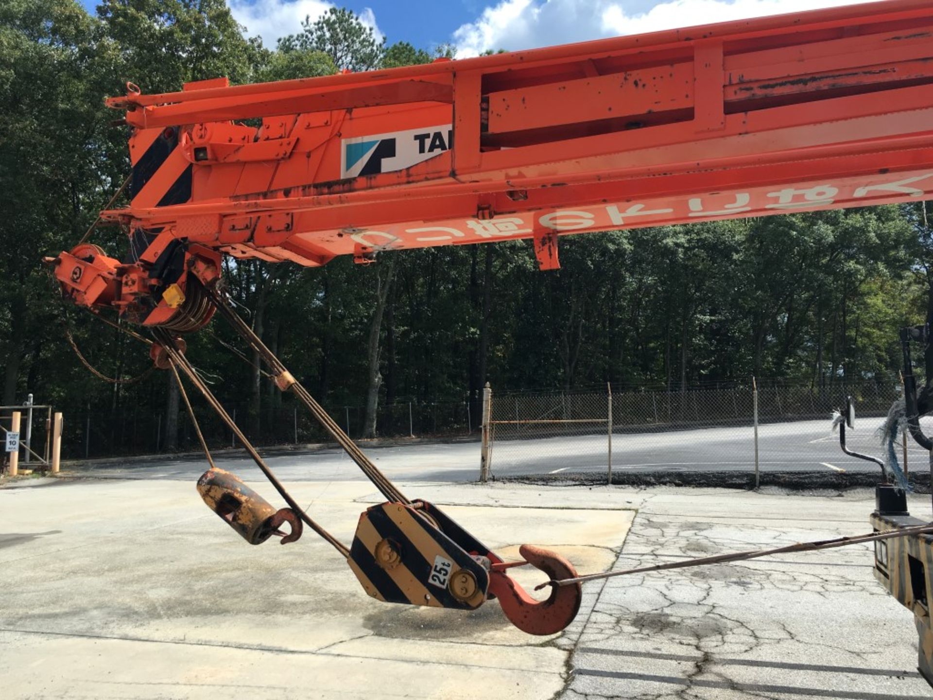 TADANO CREVO 250 MODEL # TR250M-6 ROUGH TERRAIN CRANE - Image 6 of 7