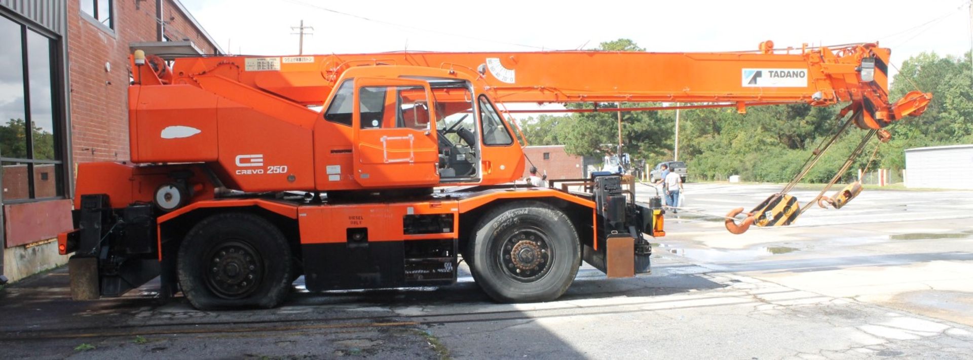 TADANO CREVO 250 MODEL # TR250M-6 ROUGH TERRAIN CRANE - Image 2 of 7