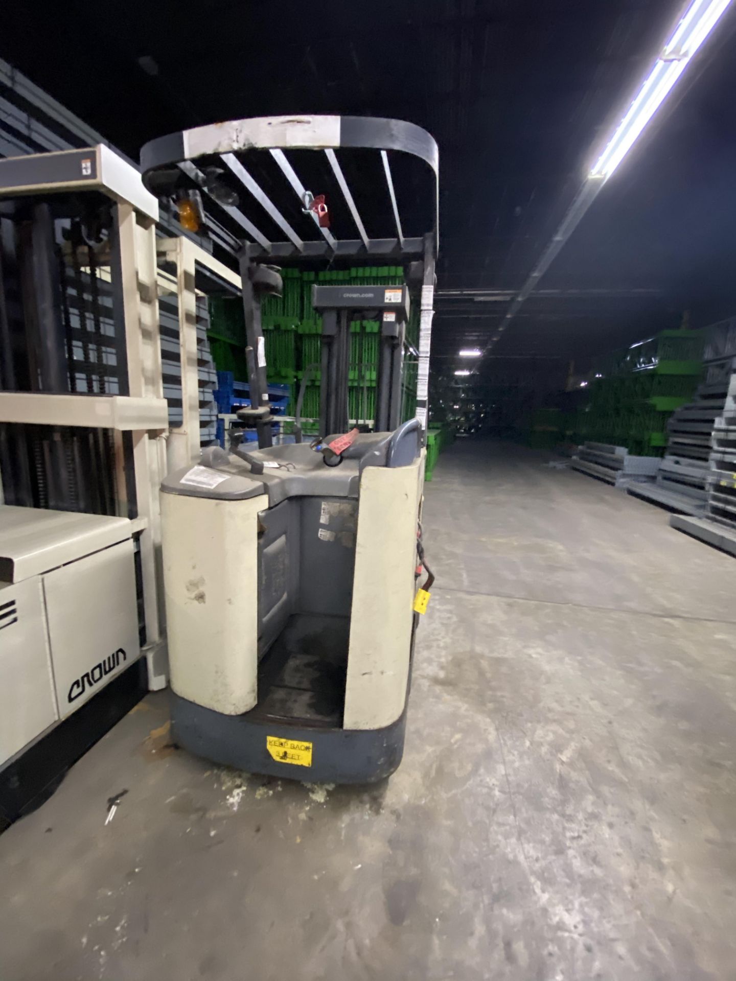 CROWN STAND UP FORKLIFT - Image 2 of 3