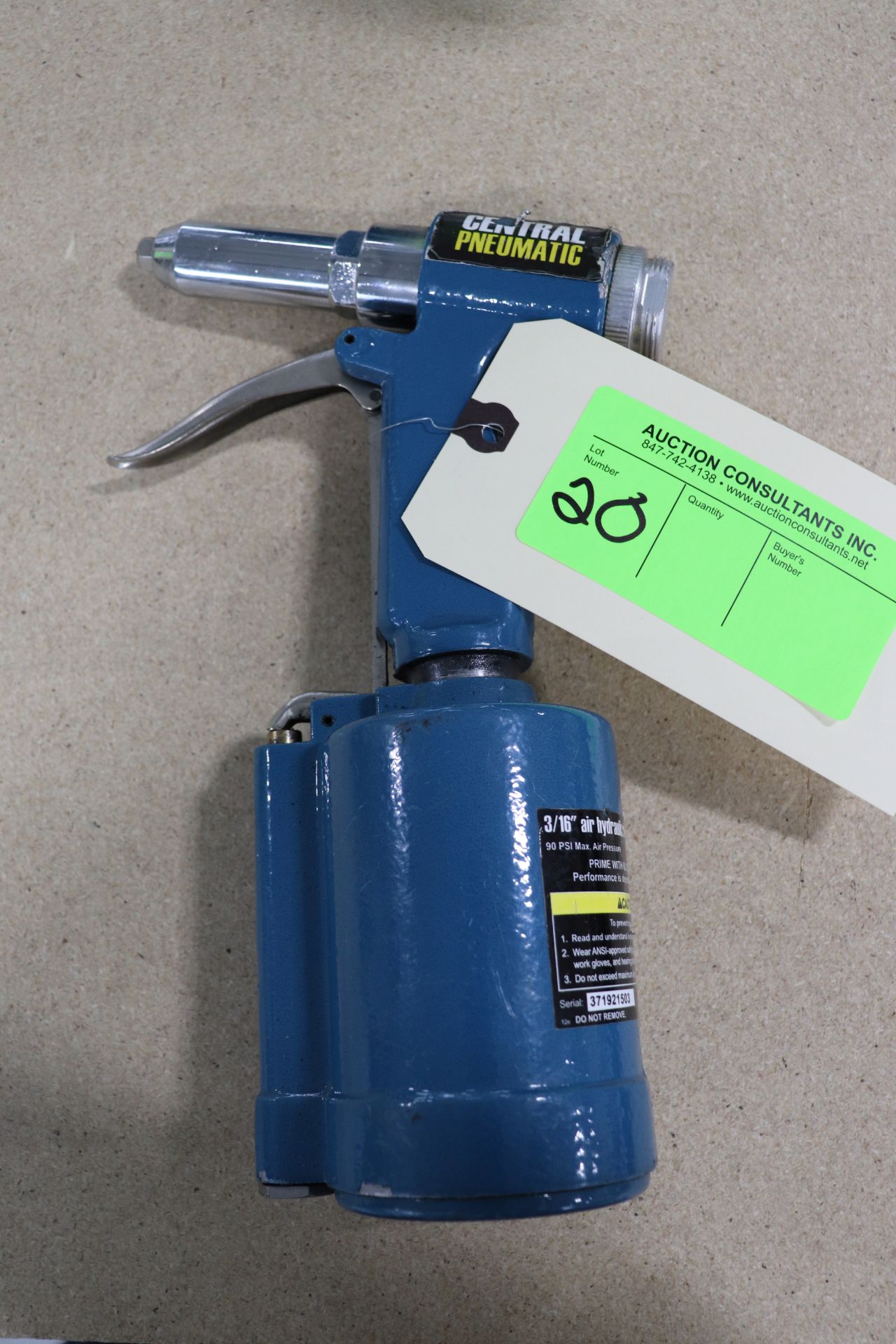 Central pneumatic 3/16 air hydraulic riveter