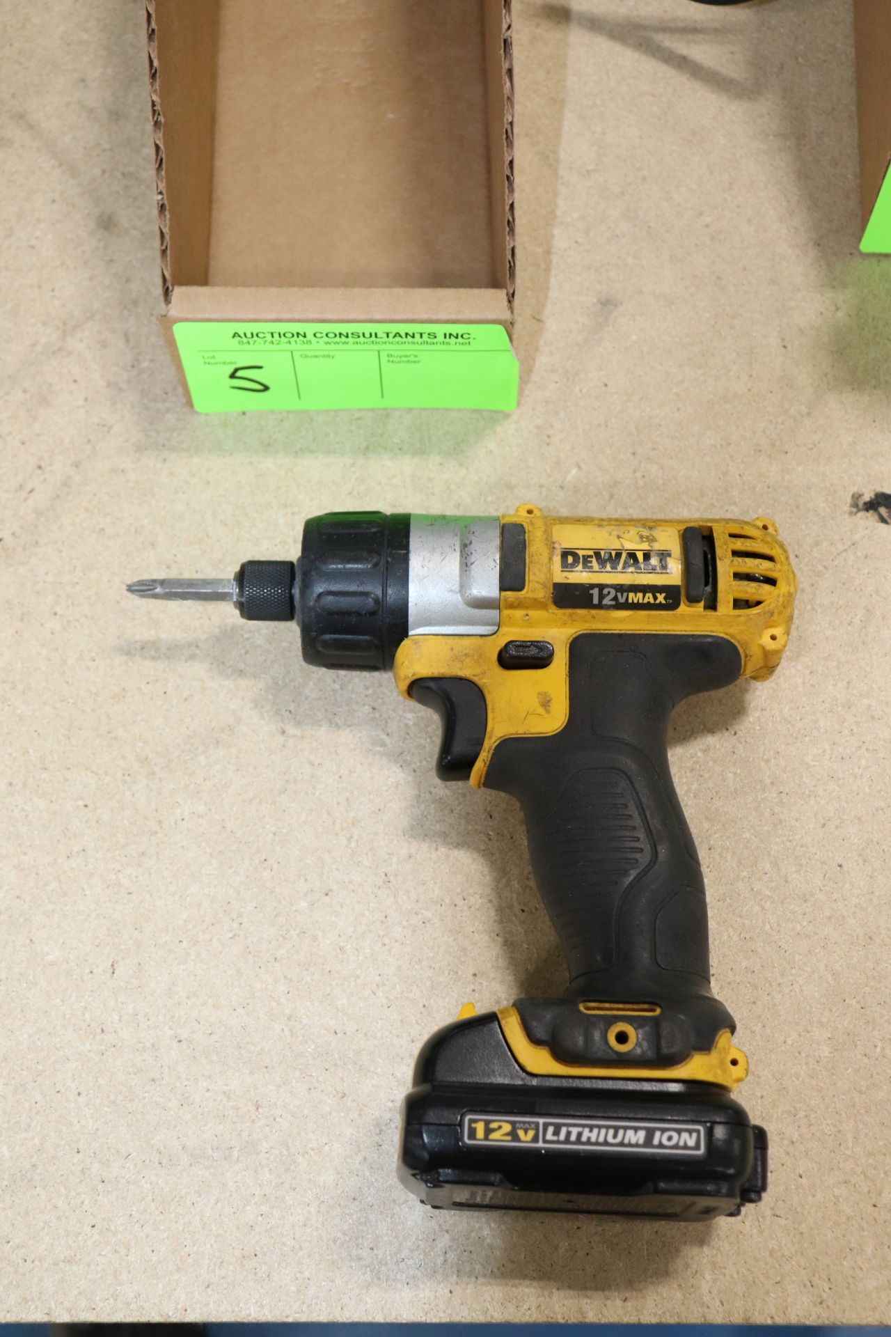 Dewalt 12-volt Max lithium ion drill