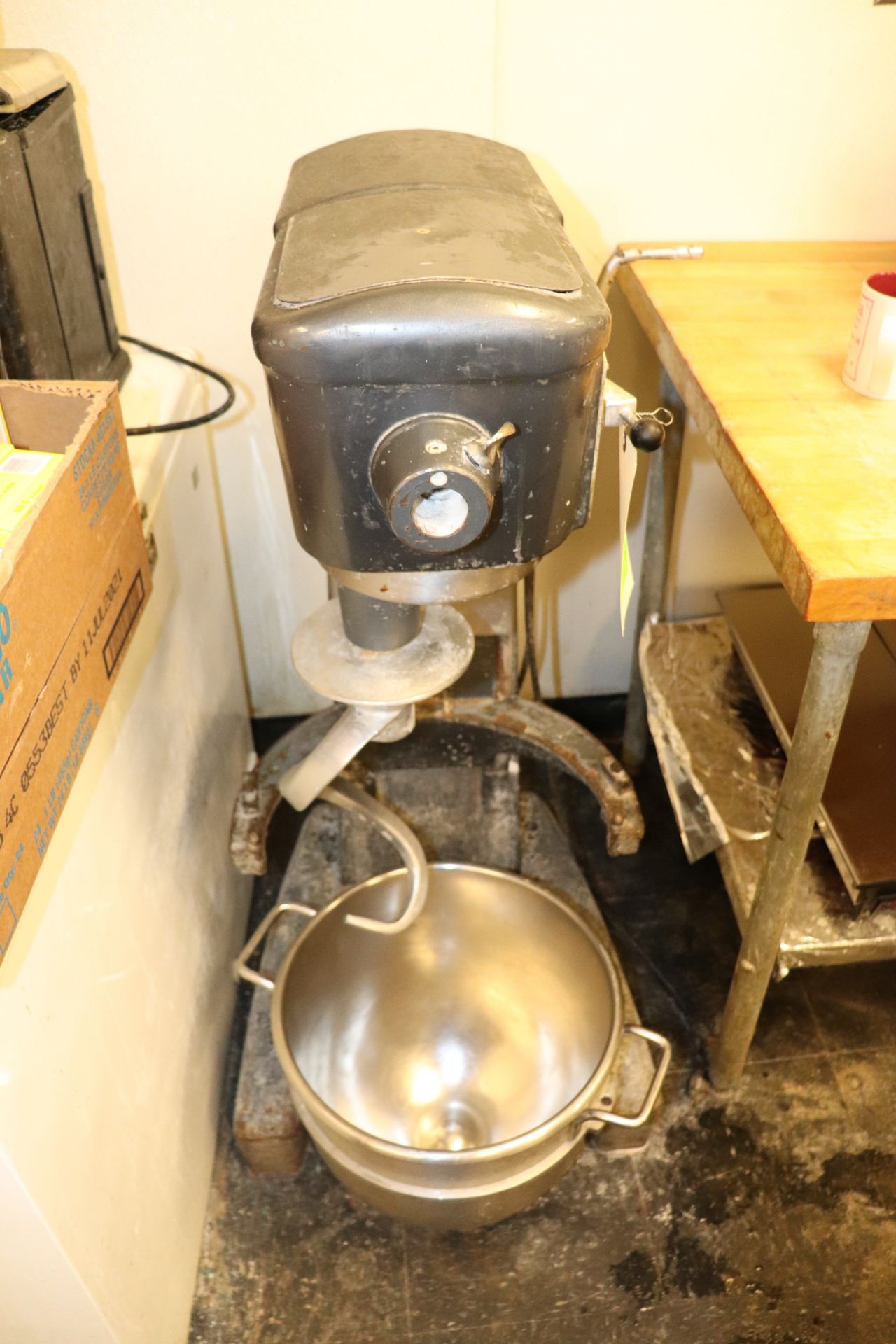 Hobart 40-quart mixer with dough hook and bowl - Image 2 of 2