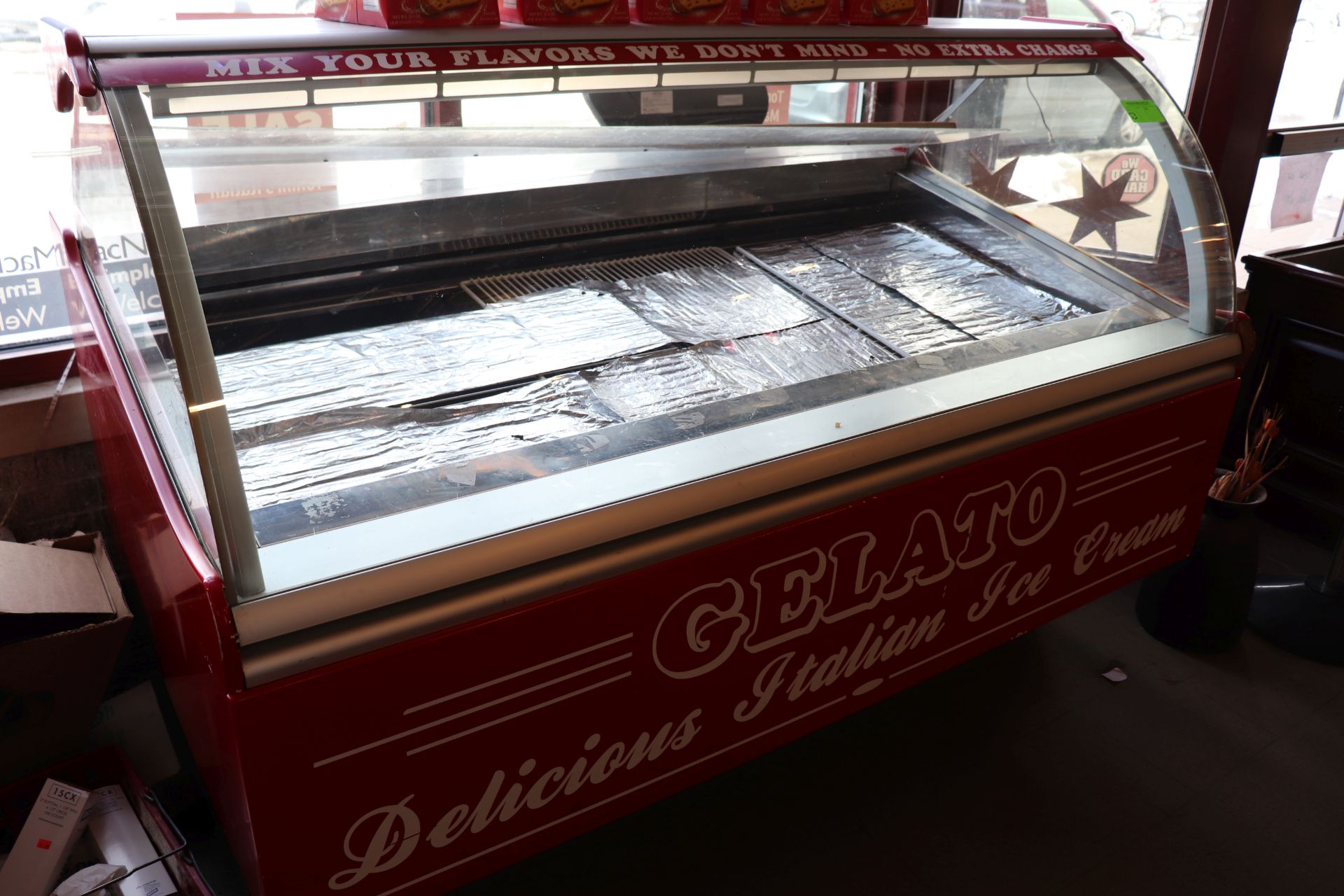 Curved glass Gelato case, 72" - Image 2 of 3