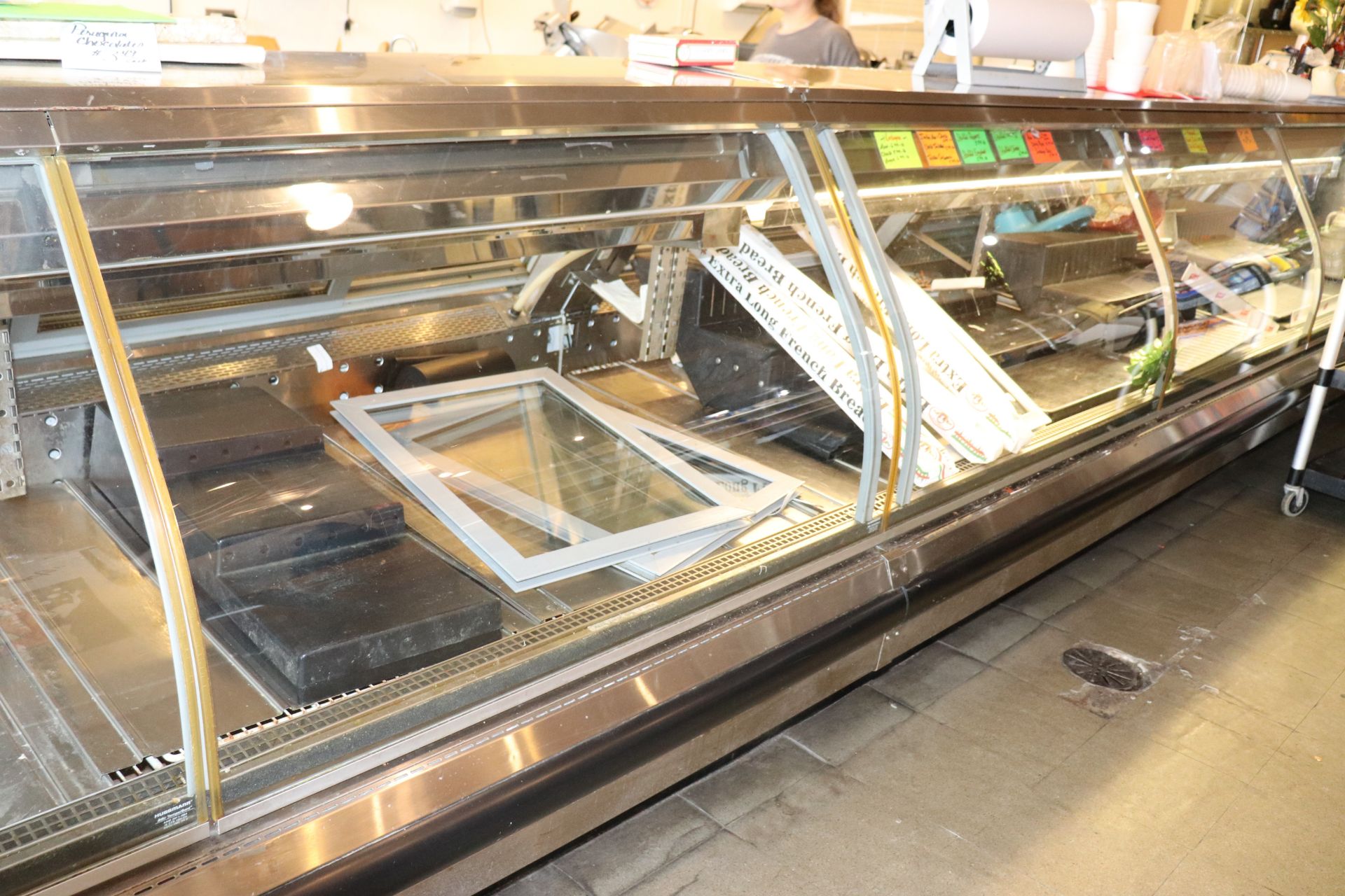 33' curved glass deli case (remote as found) - Image 4 of 4