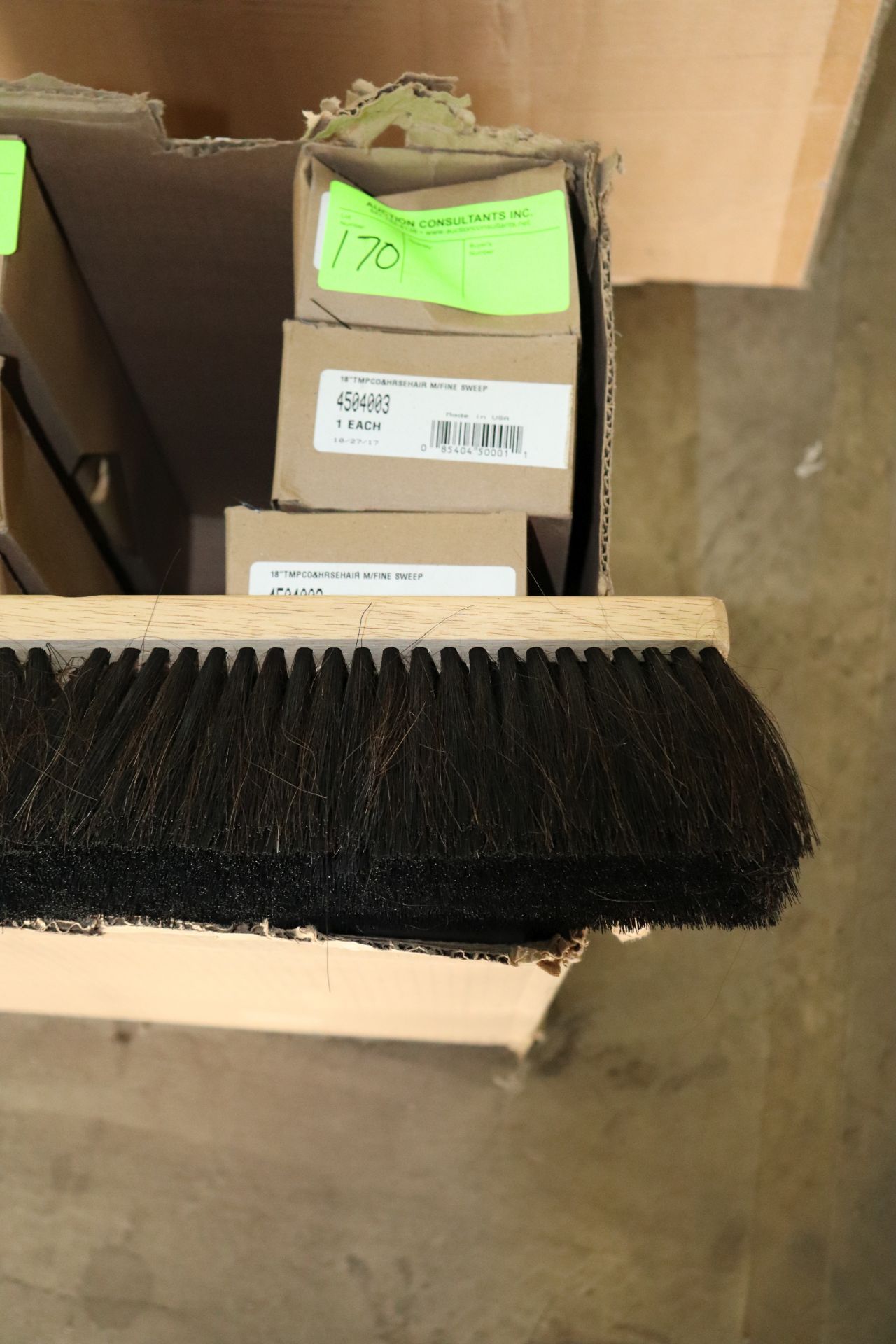 Four boxes of 18" horse hair fine sweep heads