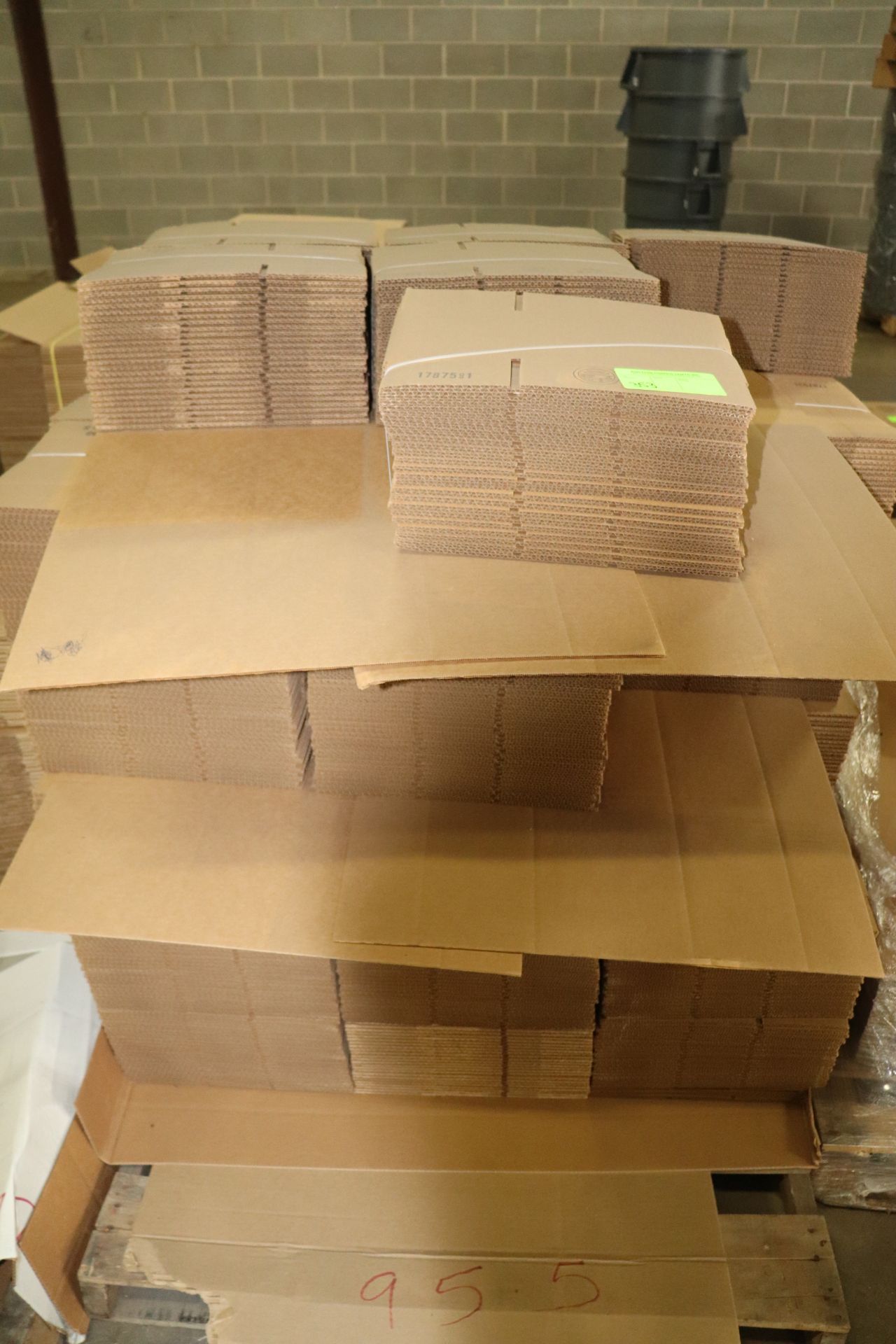 Pallet of boxes, 9" x 5" x 5"