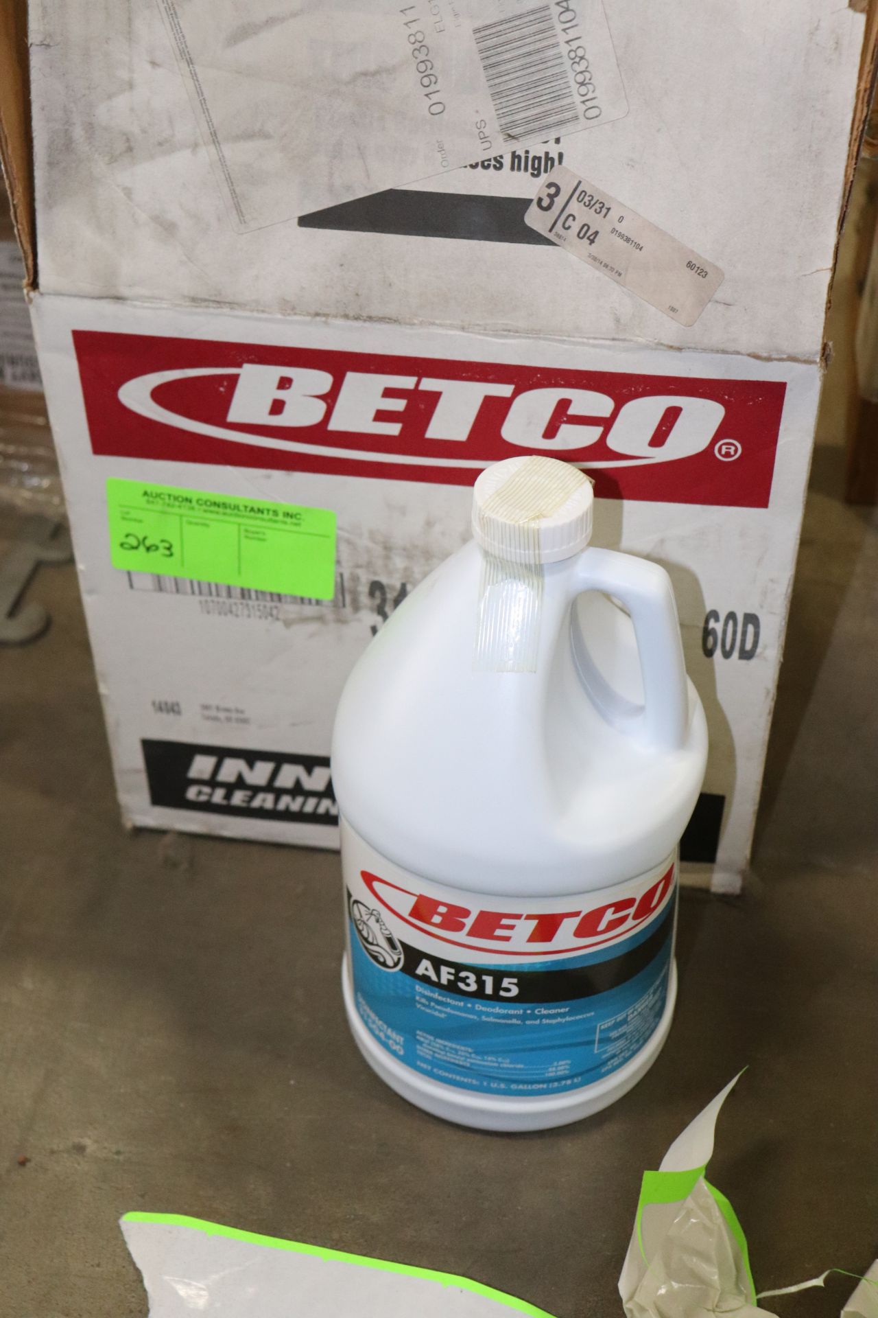Box of four bottles of Betco disinfectant deodorant cleaner