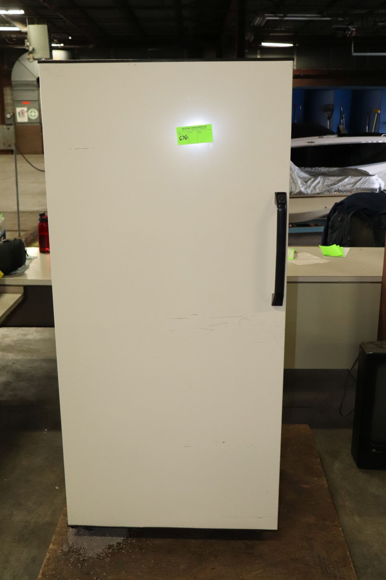 GE refrigerator for salvage - Image 4 of 4