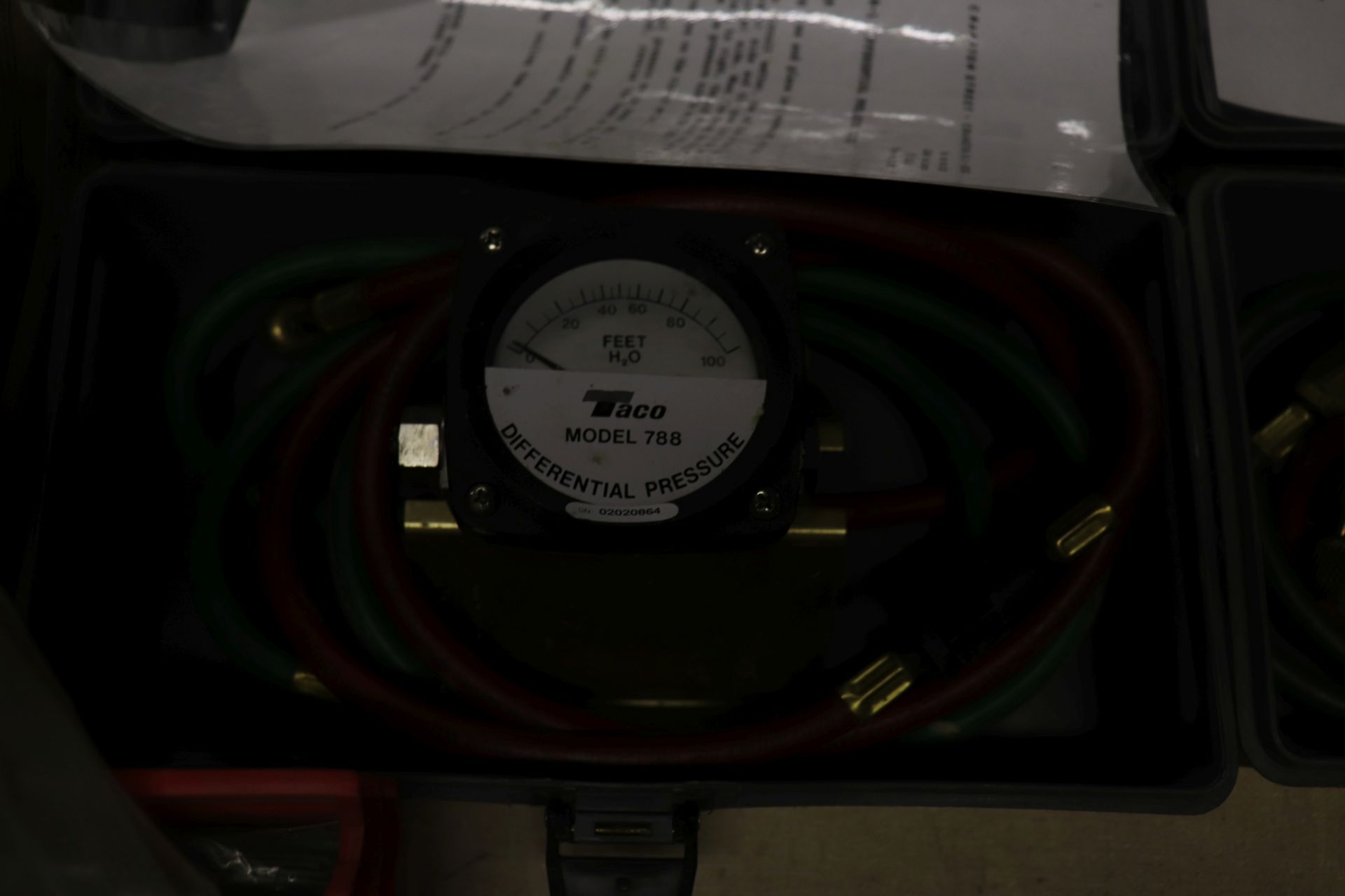 Taco model 788-1 differential pressure gauge in case