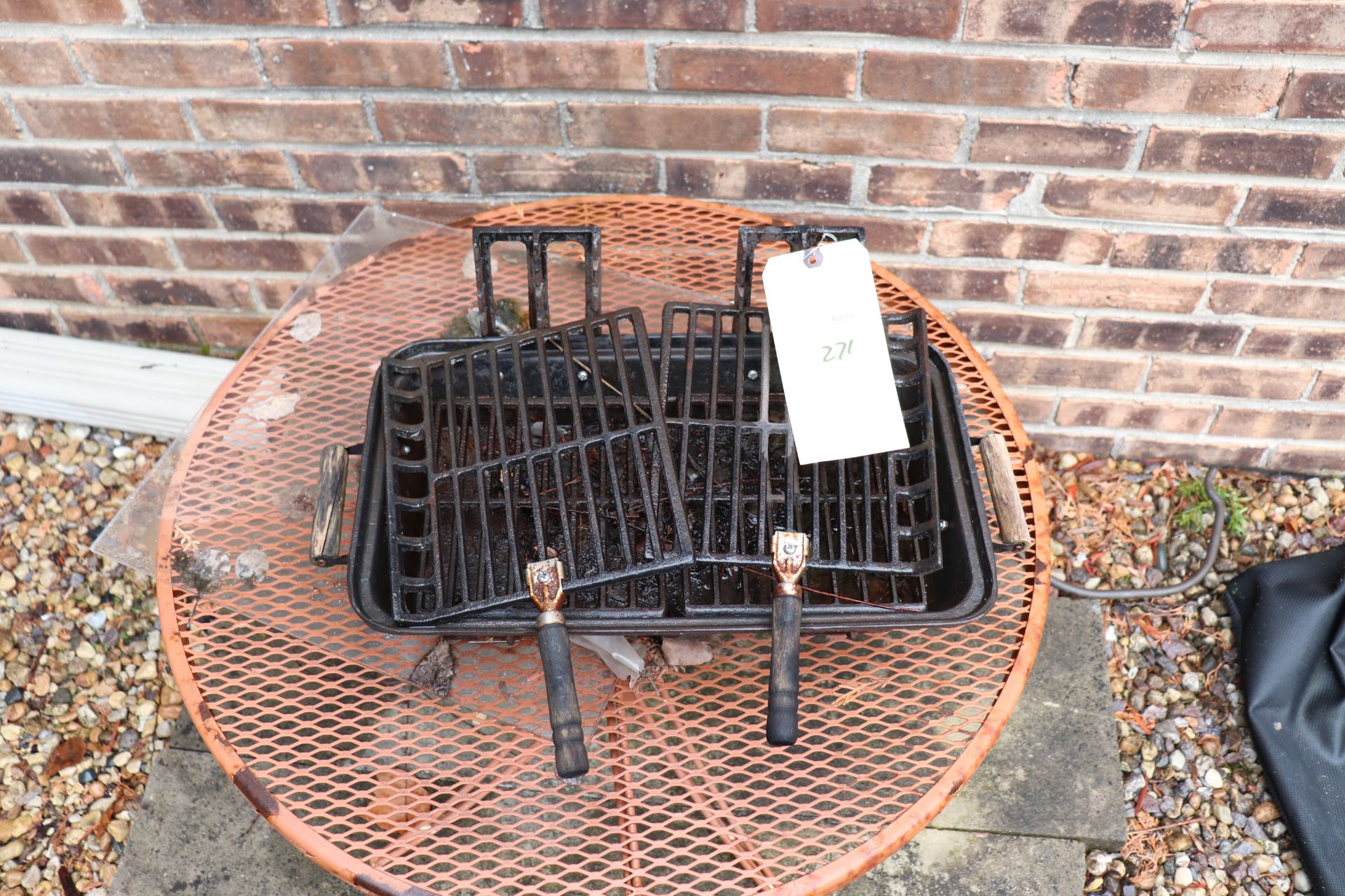 Tabletop grill with table