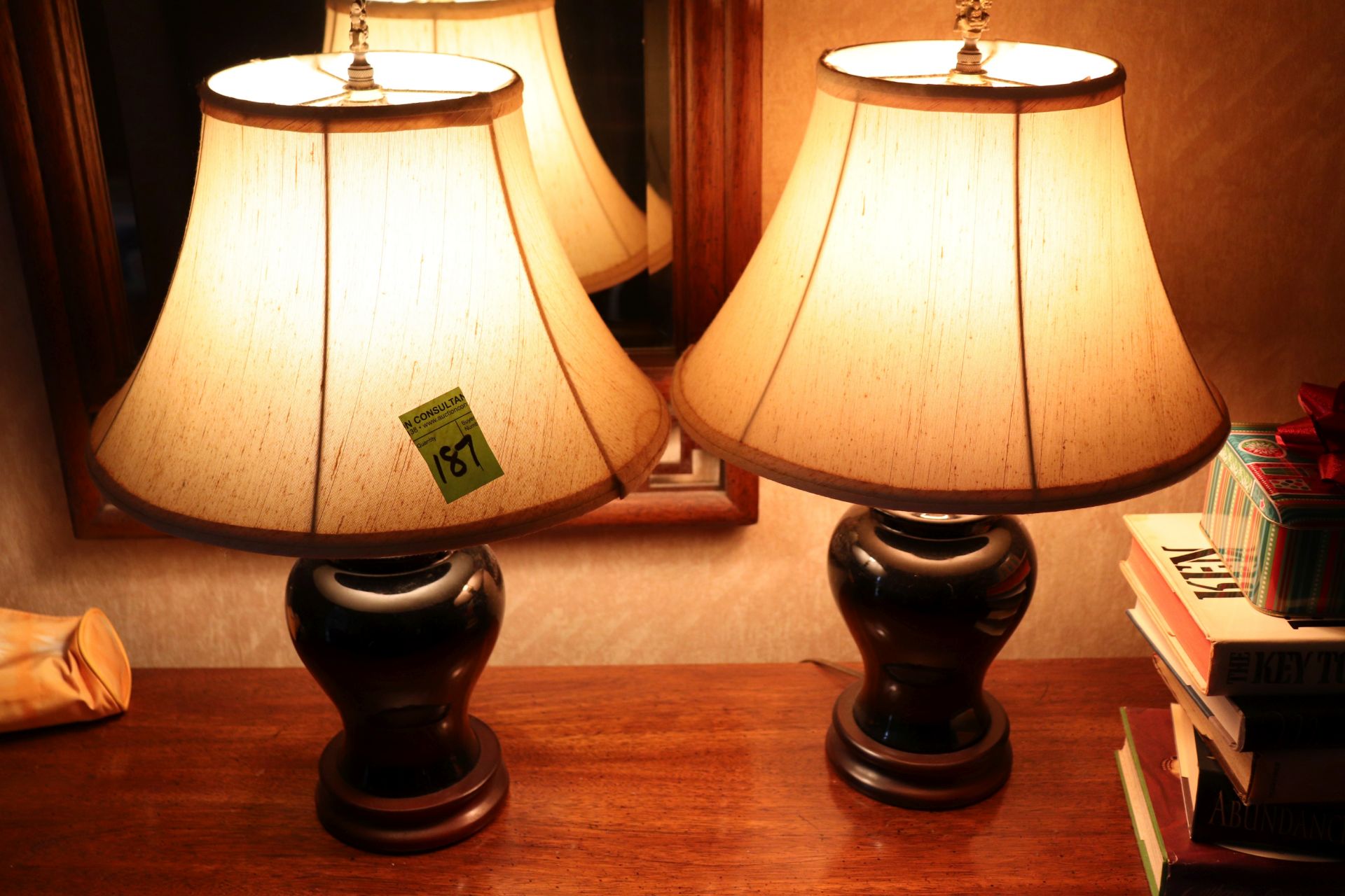 Pair of table lamps, height 20-1/2"