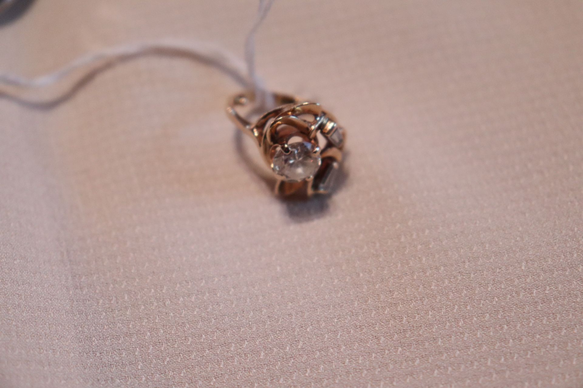 Lady's diamond ring, weighs 1.54 carats, J color, VVS1-VVS2 clarity,