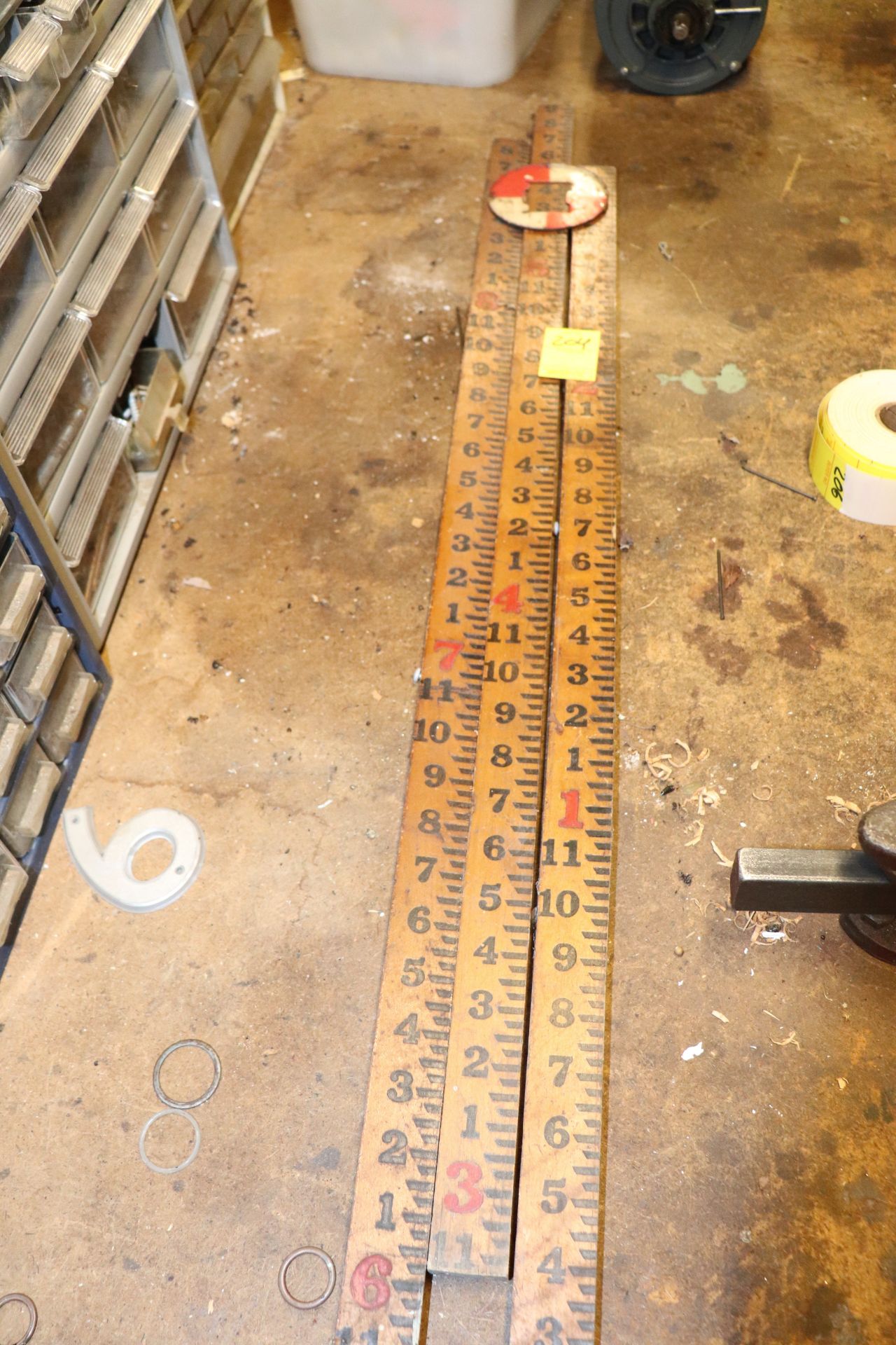 Survey measuring stick
