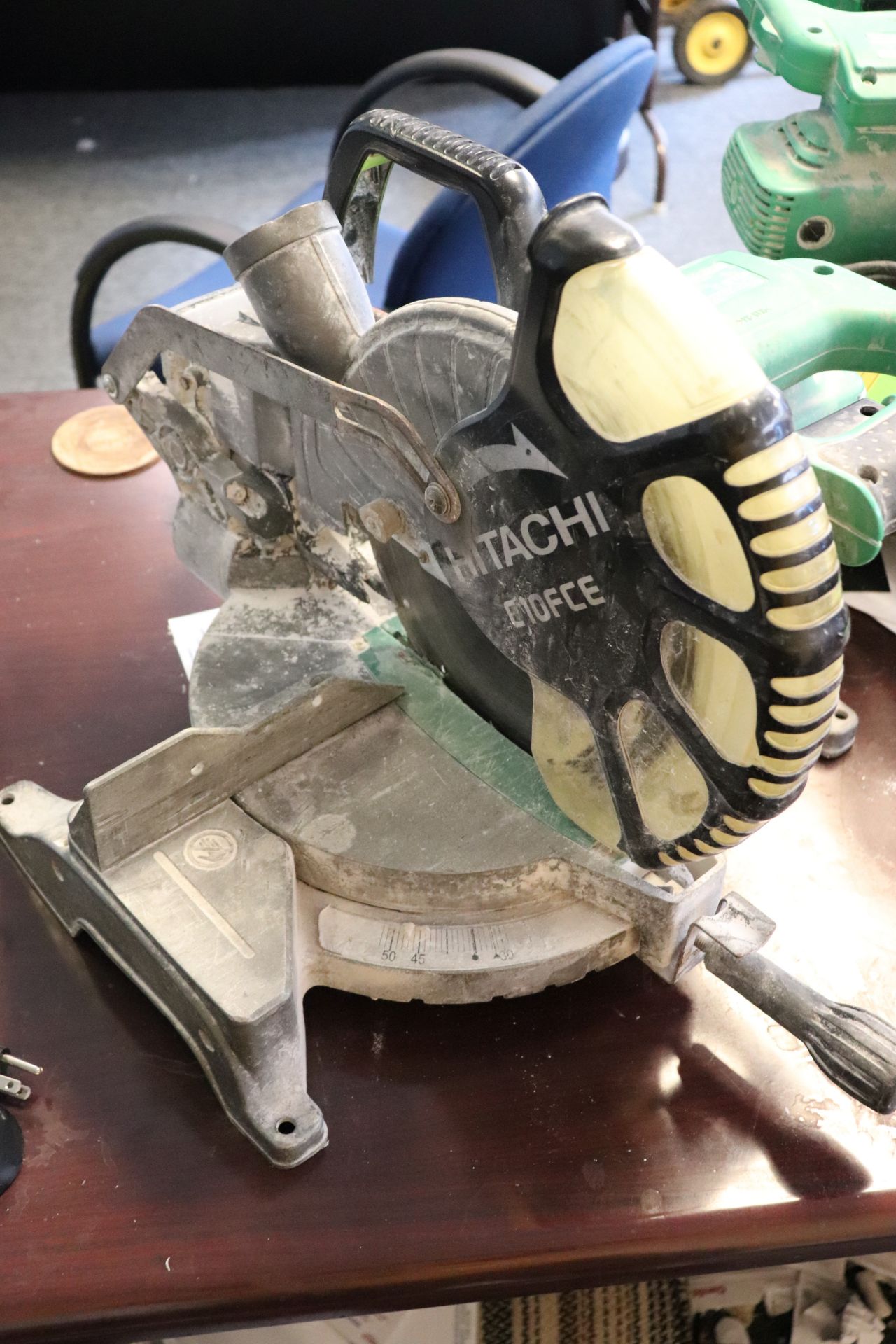 Hitachi c10fce 10" compound saw