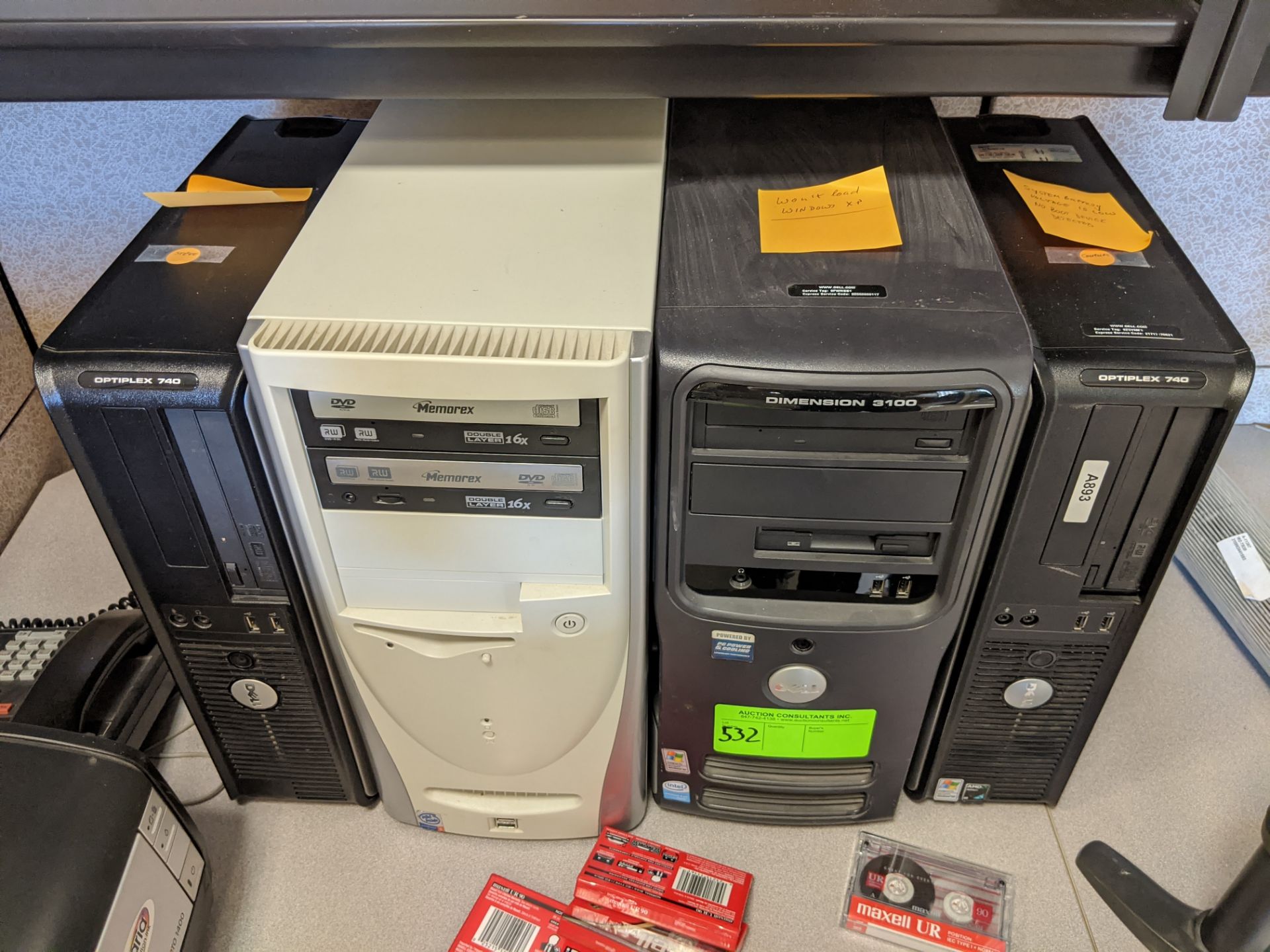 Lot of 4 desktop computers, not booting