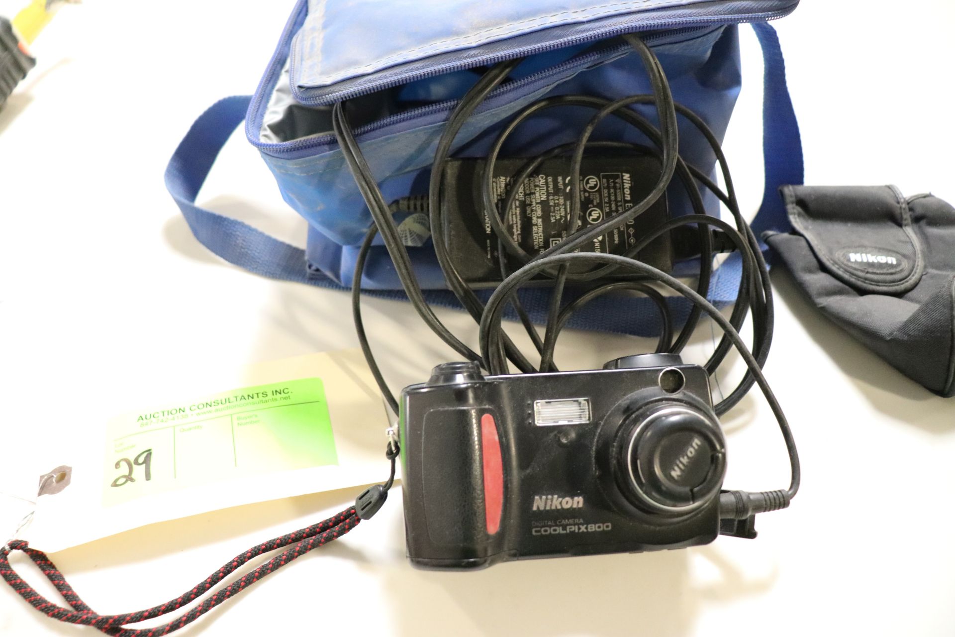 Nikon Coolpix 800 digital camera with charger, in case