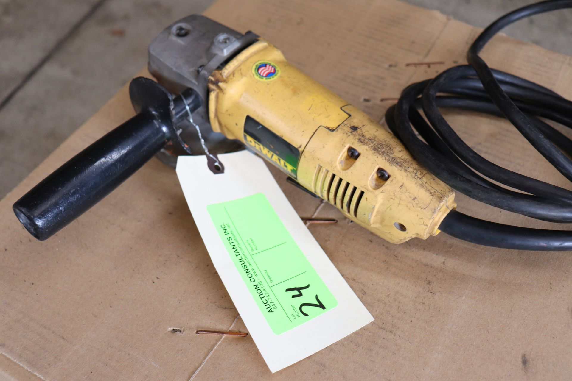 Dewalt DW402 4-1/2" angle grinder