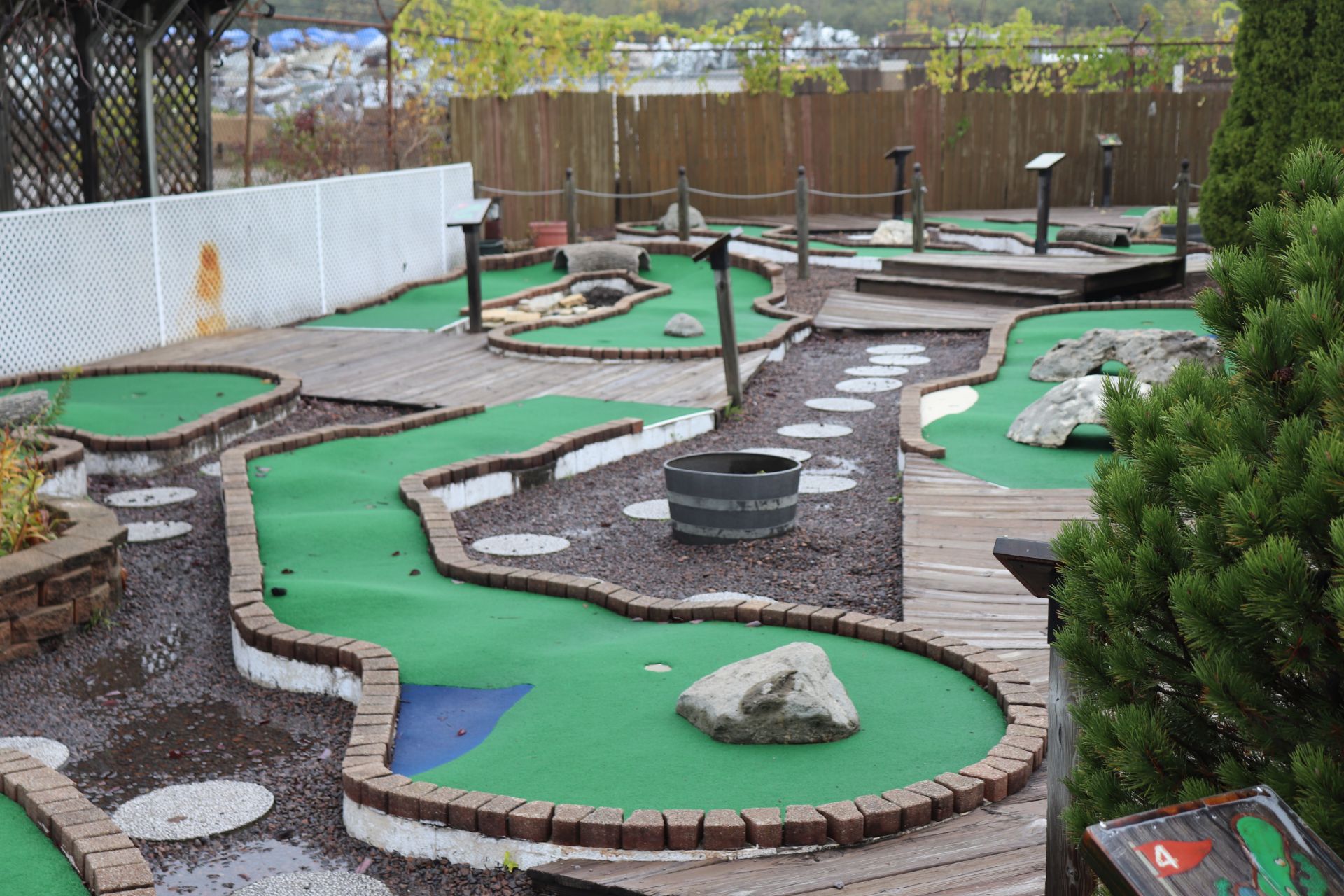 Modular 18-hole mini golf course by Micro Golf Cost of Wisconsin Inc., blueprints provided, carpet p - Image 4 of 9