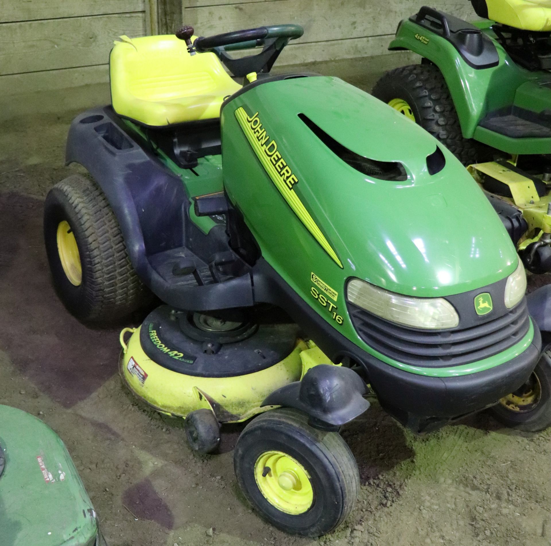 John Deere SST16 Zero-turn mower serial: M0SS16B010067