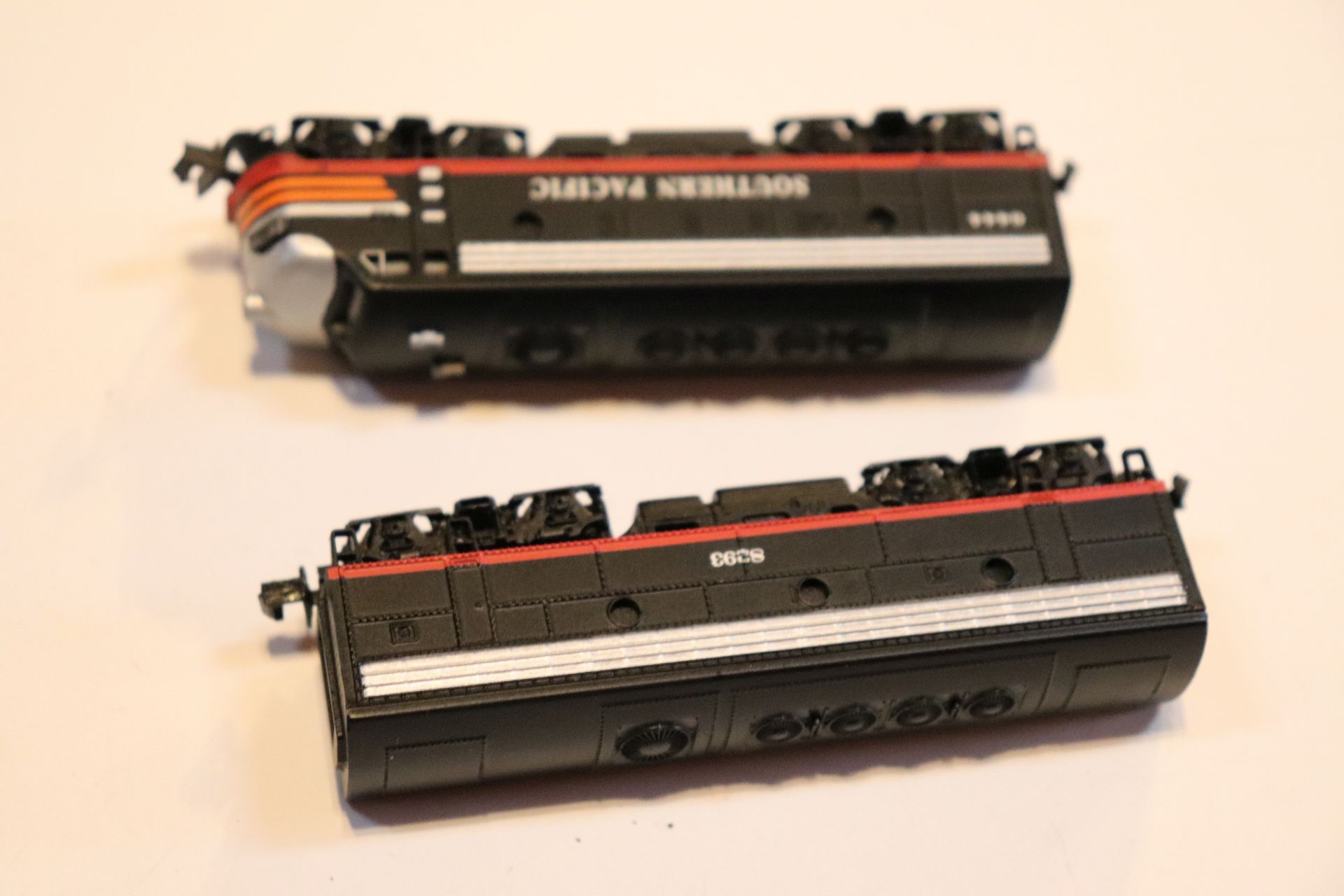 Bachmann locomotive, Southern Pacific and train car, N scale - Image 3 of 3