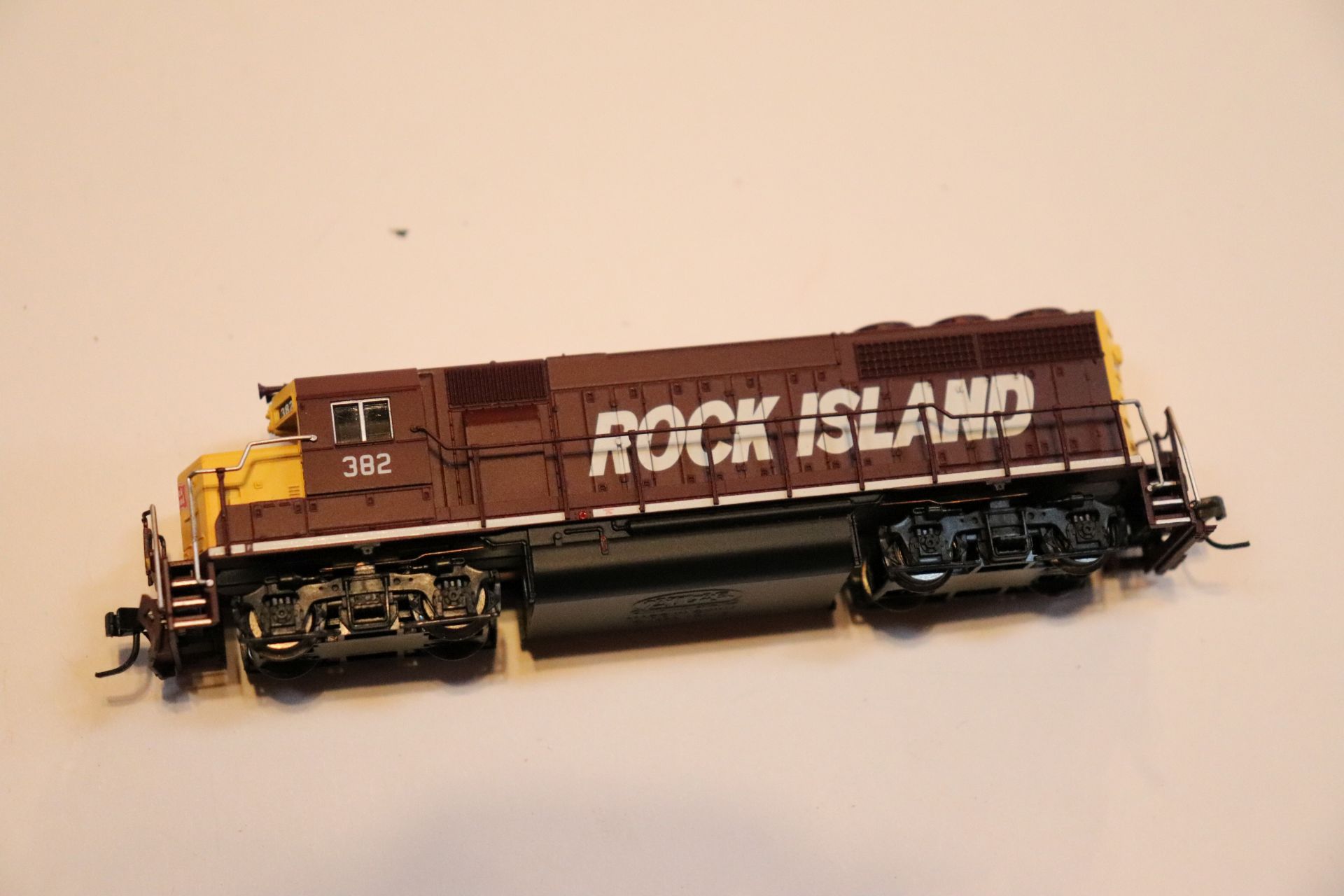 N scale Atlas GP-40 Rock Island Locomotive, N scale