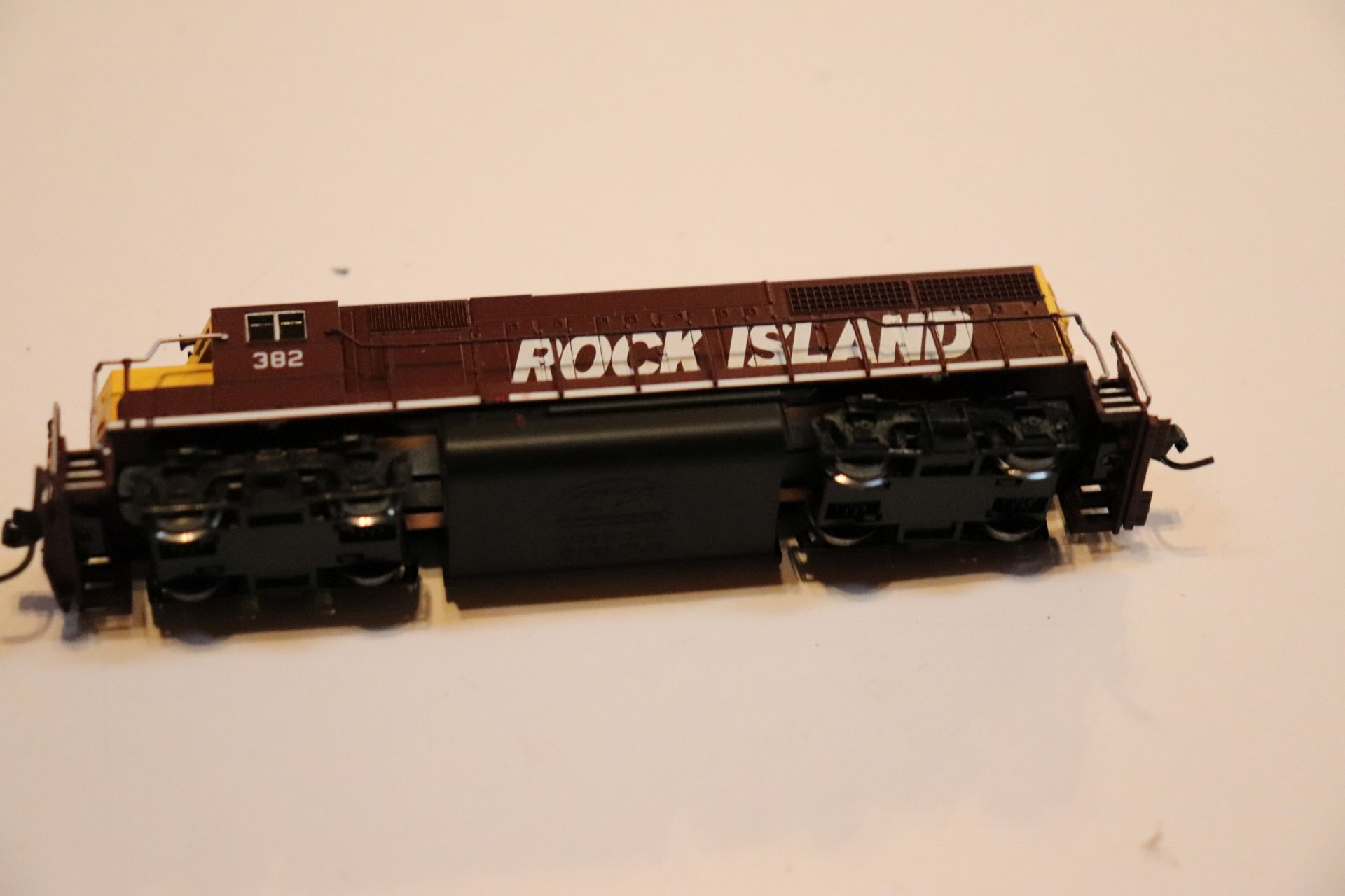 N scale Atlas GP-40 Rock Island Locomotive, N scale - Image 2 of 3