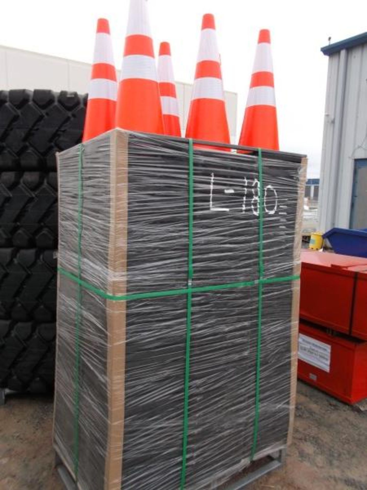 LOT OF 25 NEW TRAFFIC CONES (10)