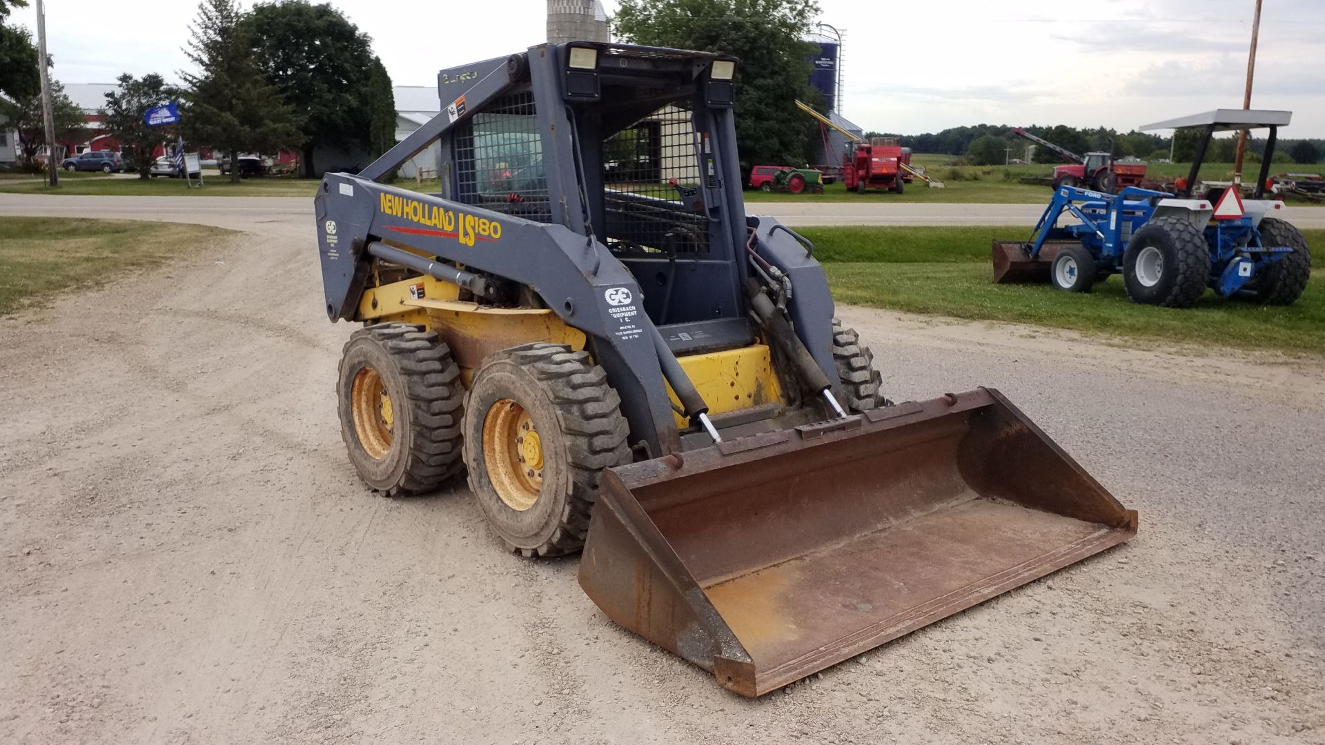 NEW HOLLAND LS180