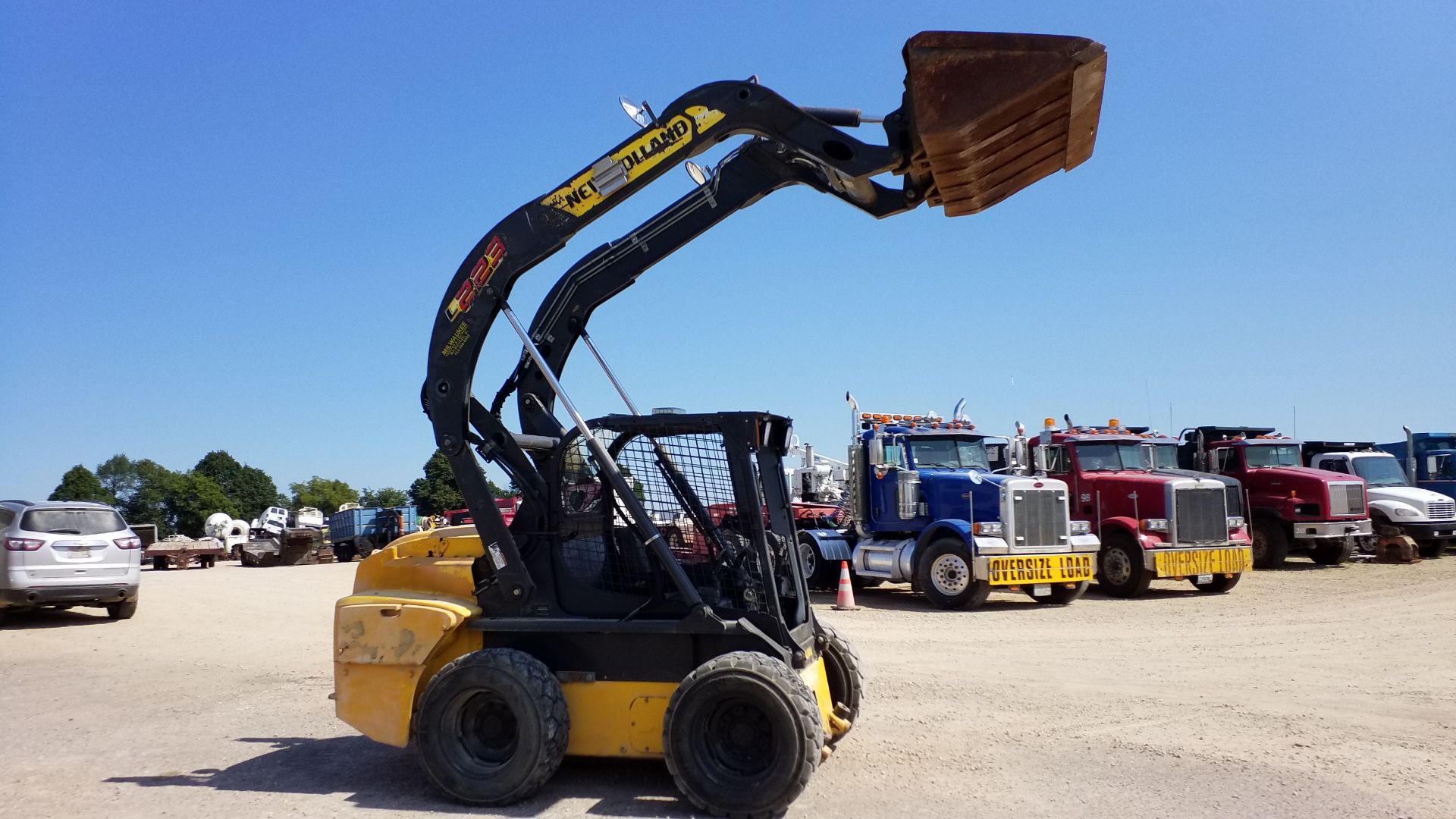 2011 NEW HOLLAND L223 - Image 12 of 13