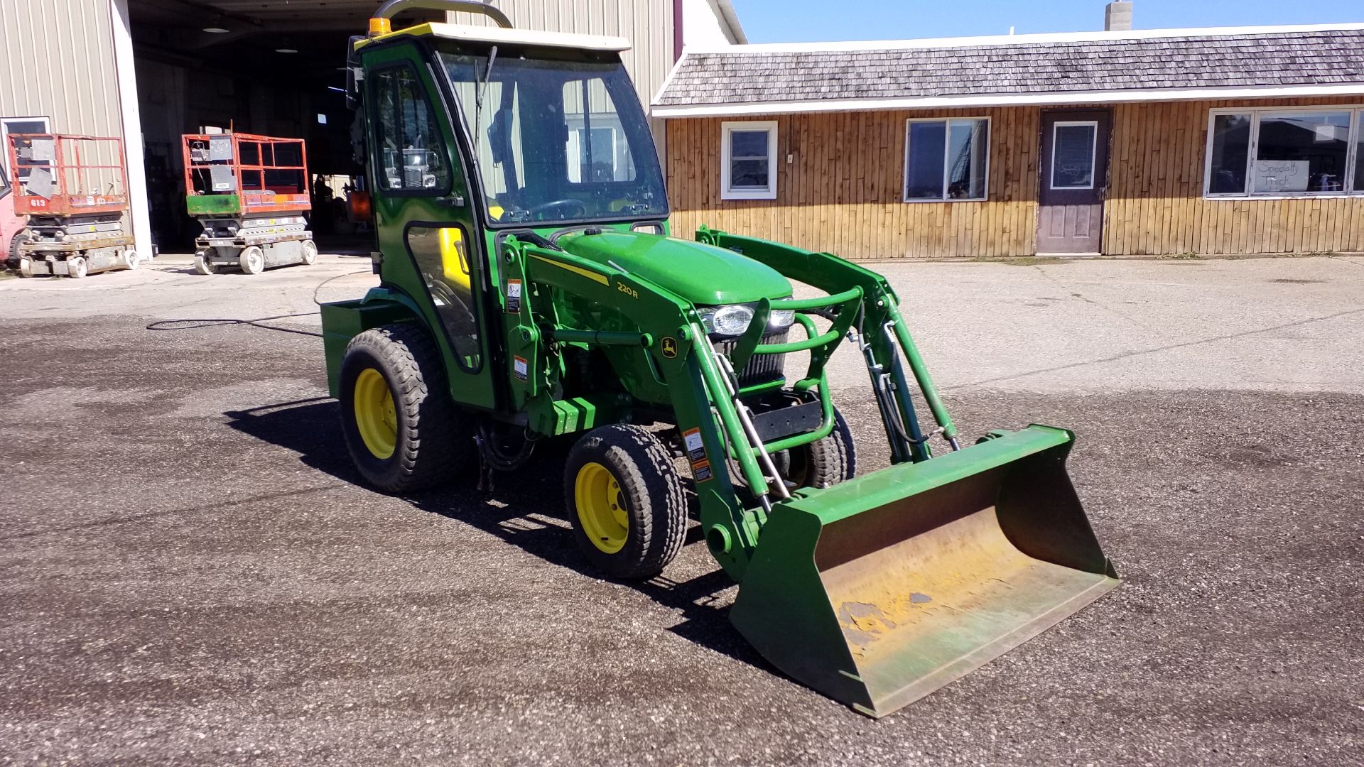 JOHN DEERE 2320