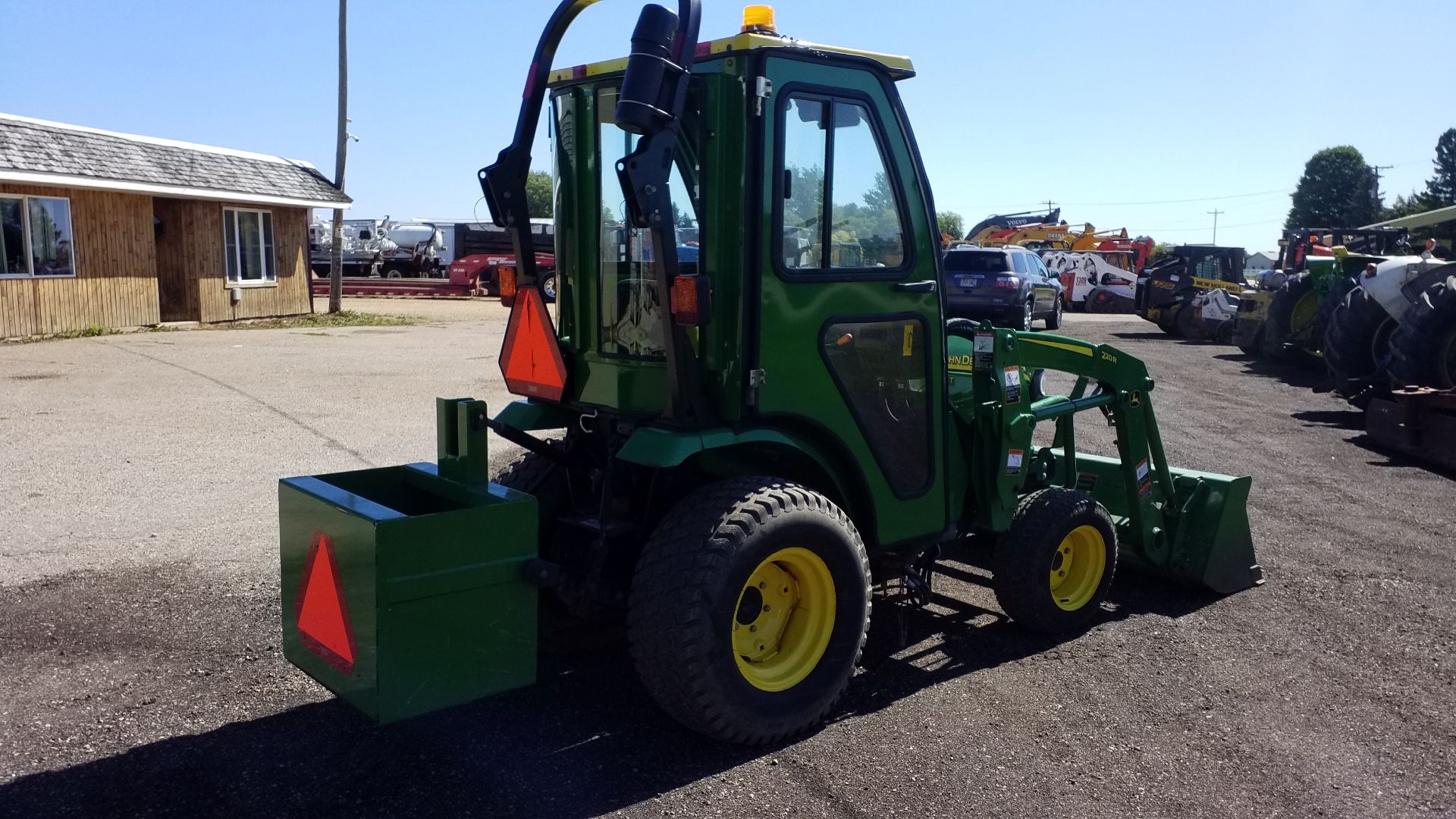 JOHN DEERE 2320 - Image 2 of 16