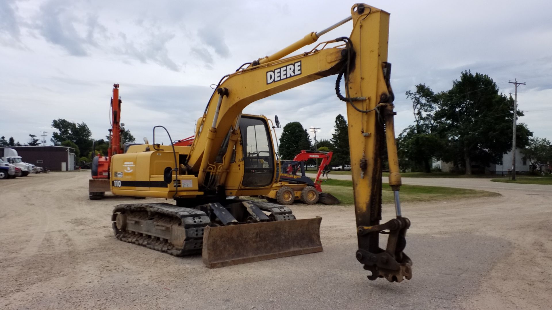 2001 DEERE 110 - Image 3 of 25