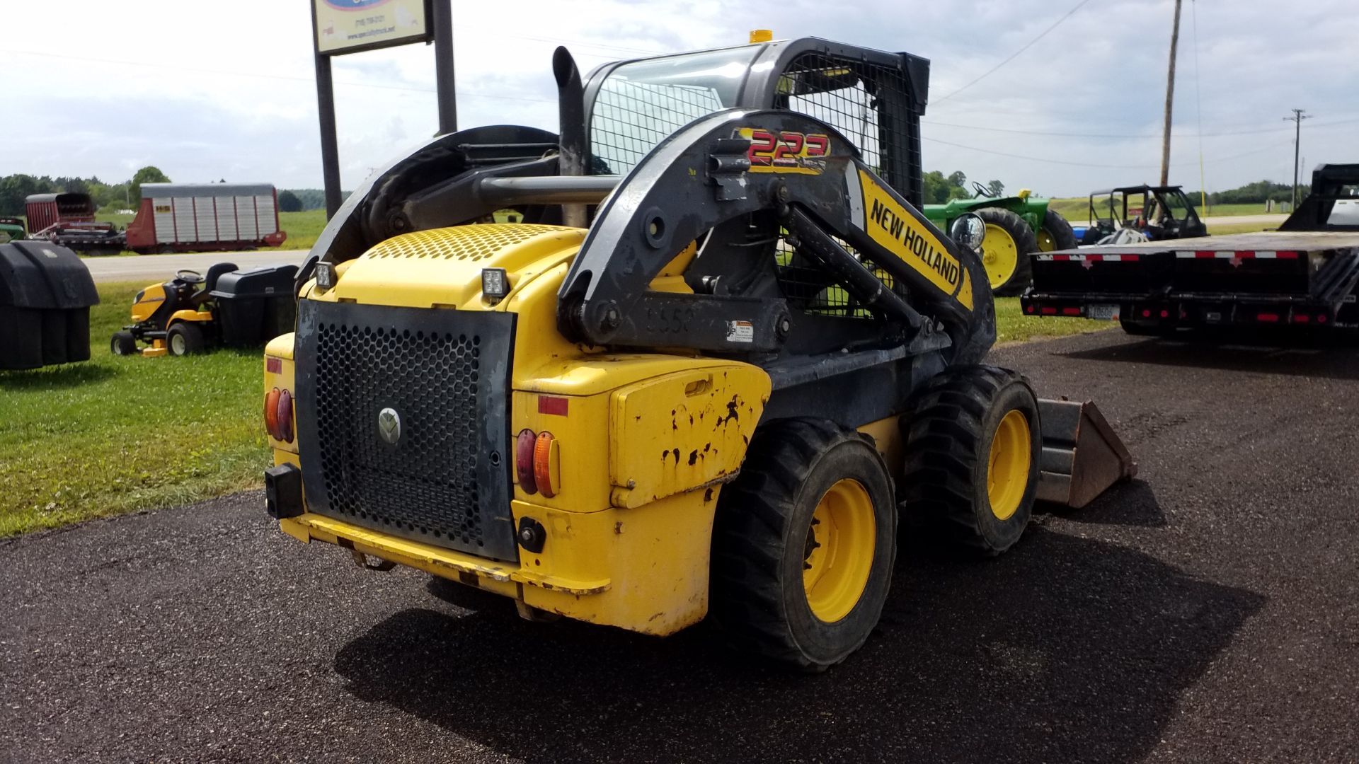 2012 NEW HOLLAND L223 - Image 3 of 12