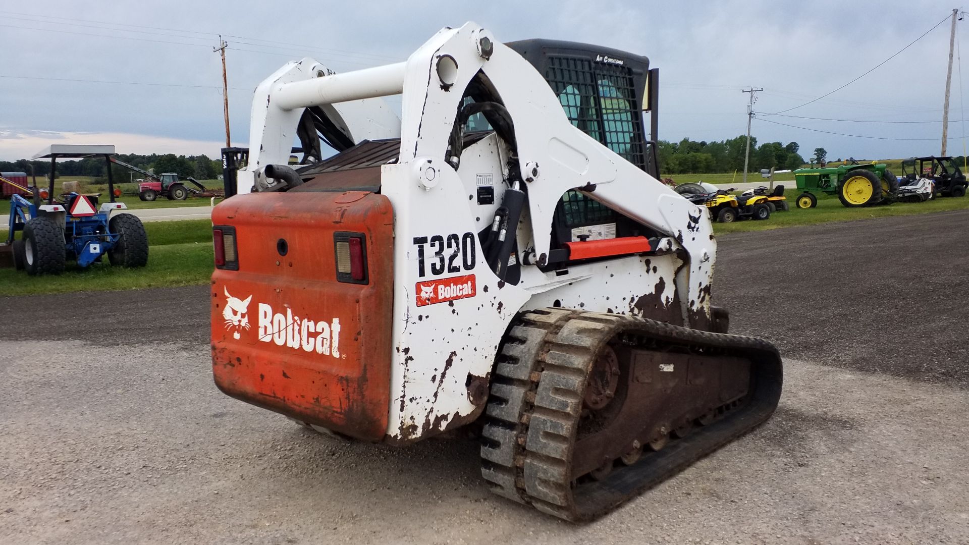 2008 BOBCAT T320 - Image 3 of 14