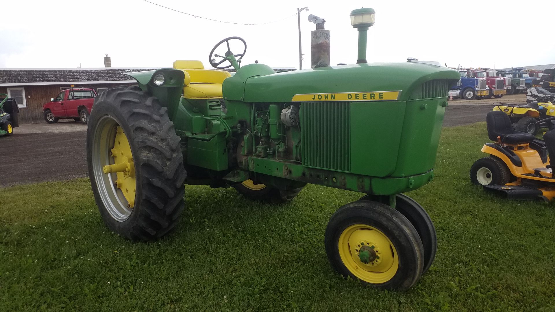 JOHN DEERE 3010D - Image 2 of 9