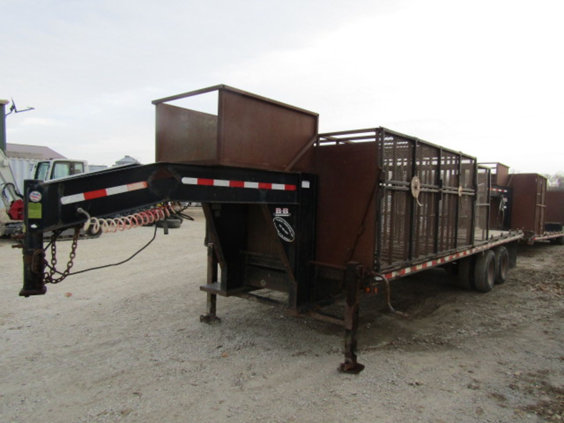 2005 B-B Gooseneck Trailer, Tandem Axle, Wood Deck, Located in Winterset, IA - Image 2 of 9