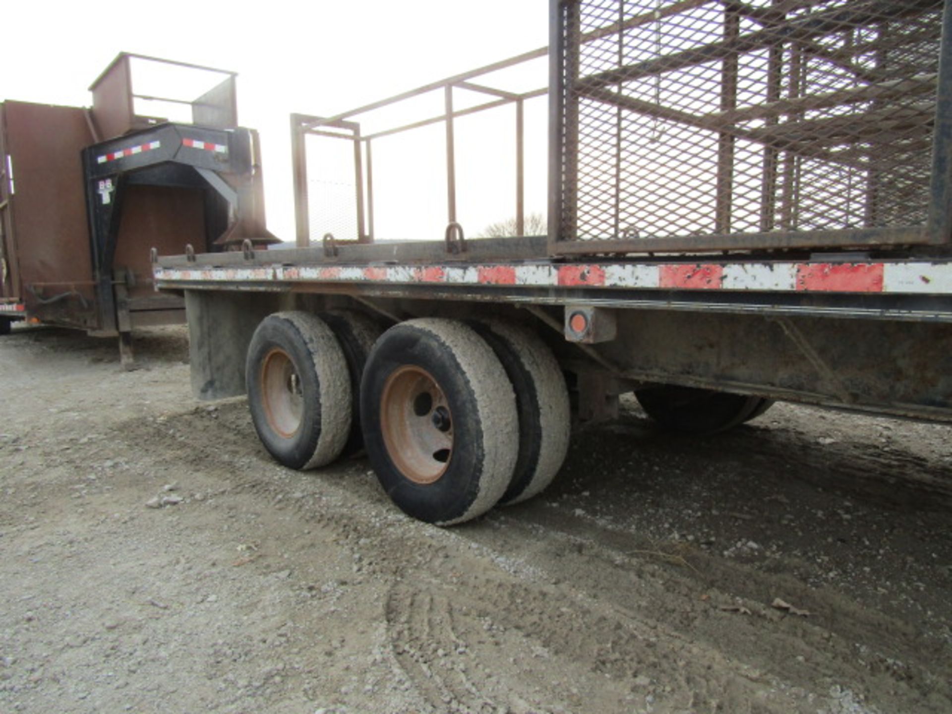 2005 B-B Gooseneck Trailer, Tandem Axle, Wood Deck, Located in Winterset, IA - Image 4 of 9