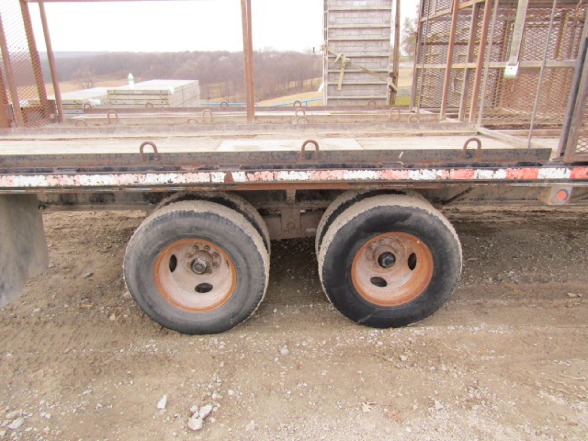 2005 B-B Gooseneck Trailer, Tandem Axle, Wood Deck, Located in Winterset, IA - Image 5 of 9