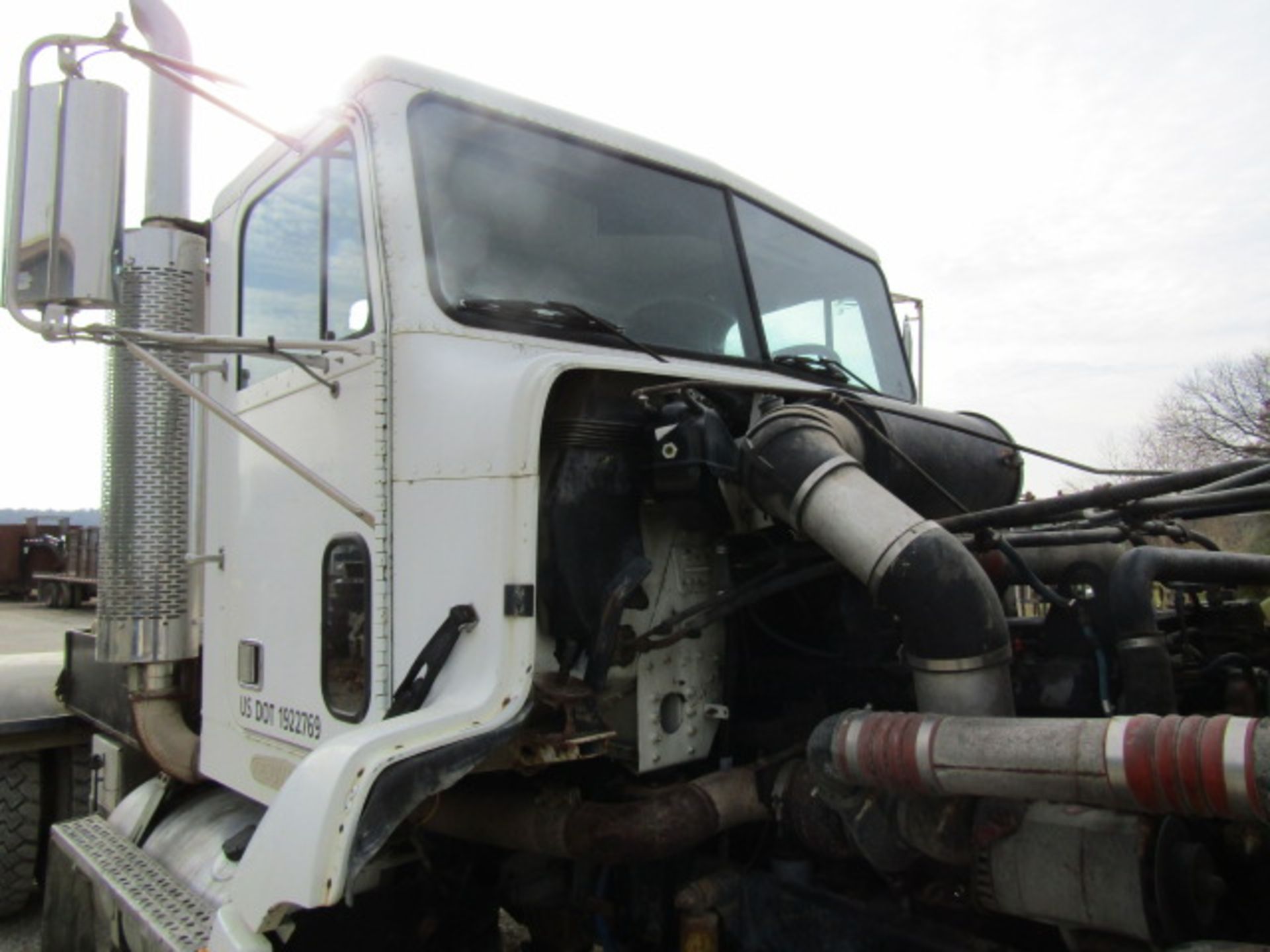 1994 Freightliner, VIN #1FUW3LYA0RH605546, 71,282 Miles, 10 Speed Eaton Fuller Manual - Image 37 of 41