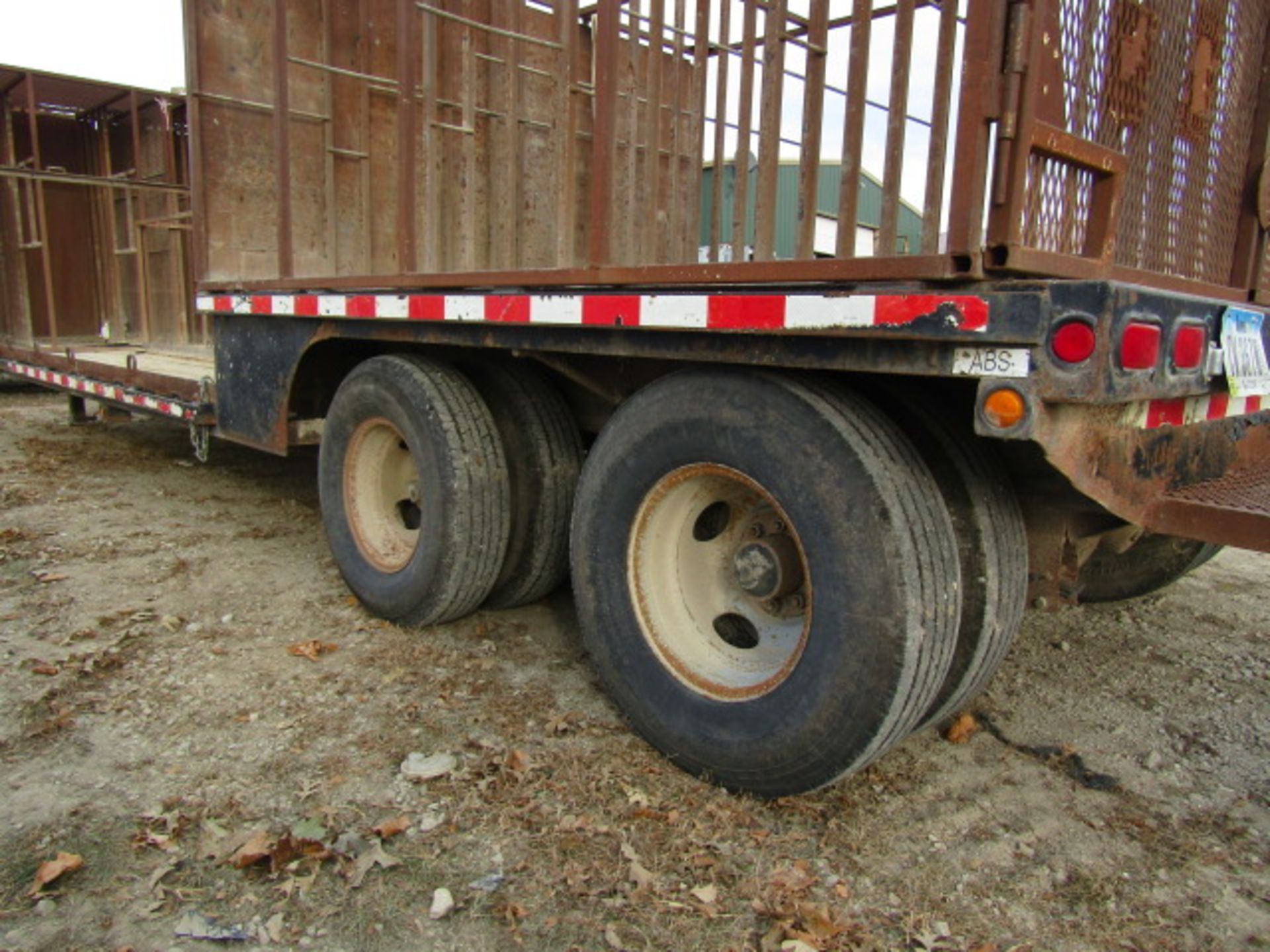 2004 B-B Gooseneck Trailer, Tandem Axle, 18' 8" x 9' 6" Well, 8' 7" Top Deck, Located in - Image 6 of 9