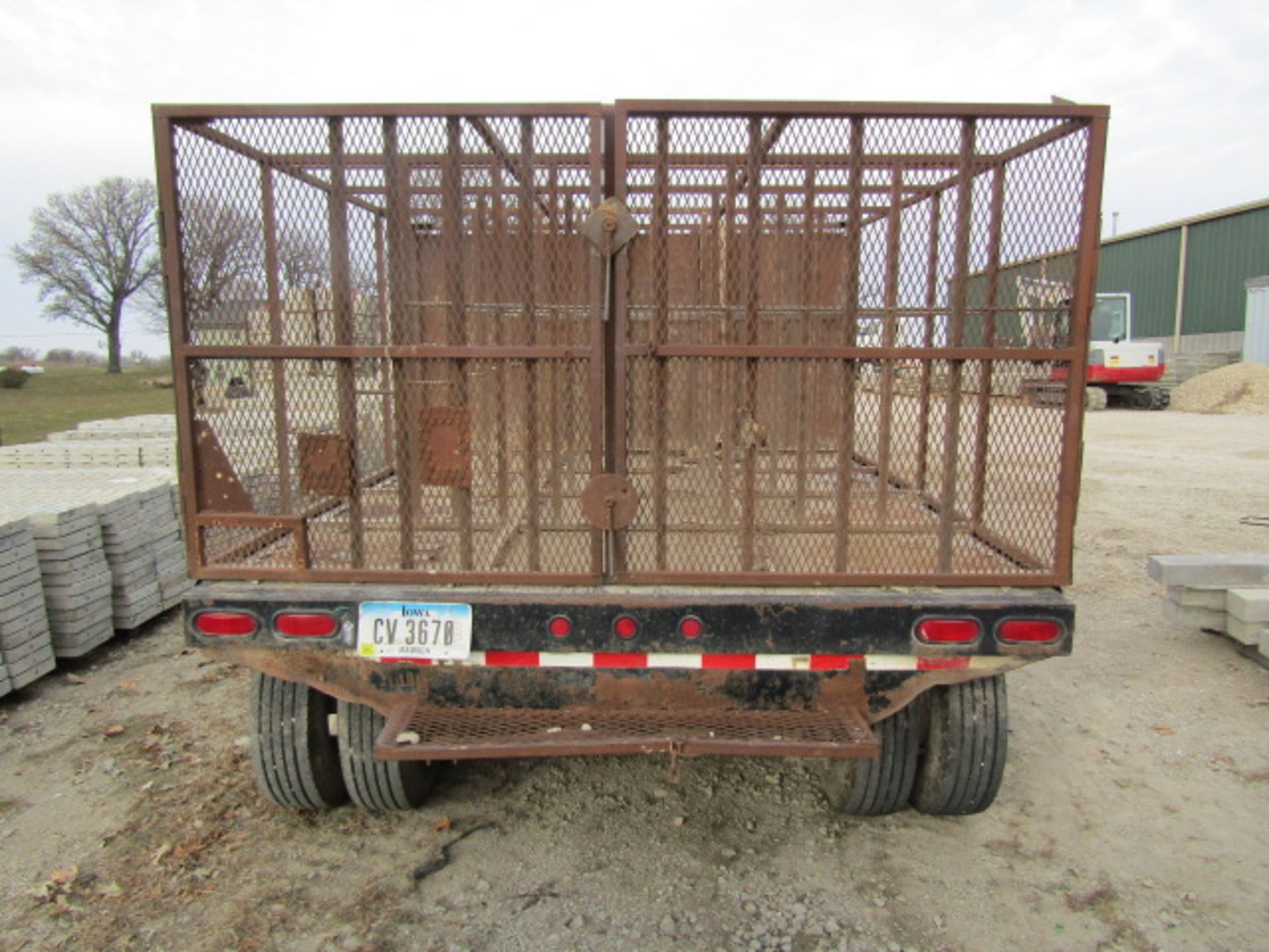 2004 B-B Gooseneck Trailer, Tandem Axle, 18' 8" x 9' 6" Well, 8' 7" Top Deck, Located in - Image 8 of 9