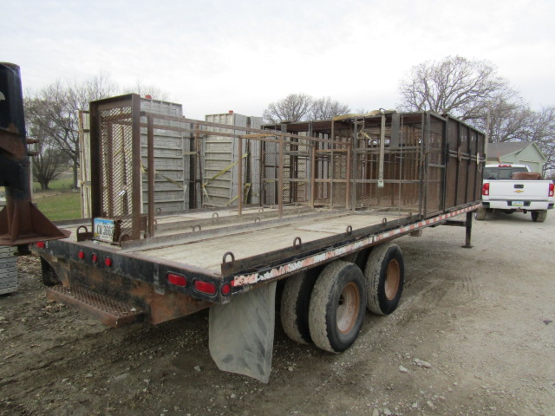 2005 B-B Gooseneck Trailer, Tandem Axle, Wood Deck, Located in Winterset, IA - Image 6 of 9