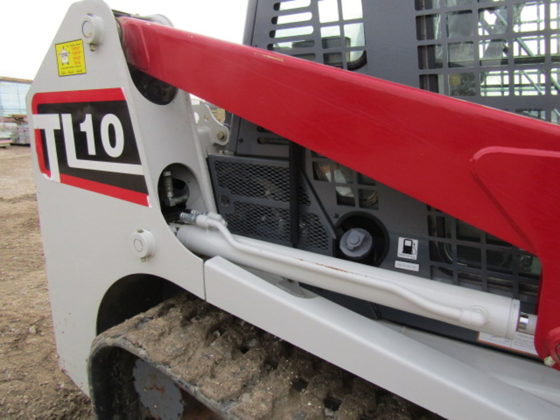 2016 Takeuchi TL10 Uniloader, Serial # 201003309, 448 Hours, with 6'4" Bucket, Bradco Model 10702 - Image 29 of 29