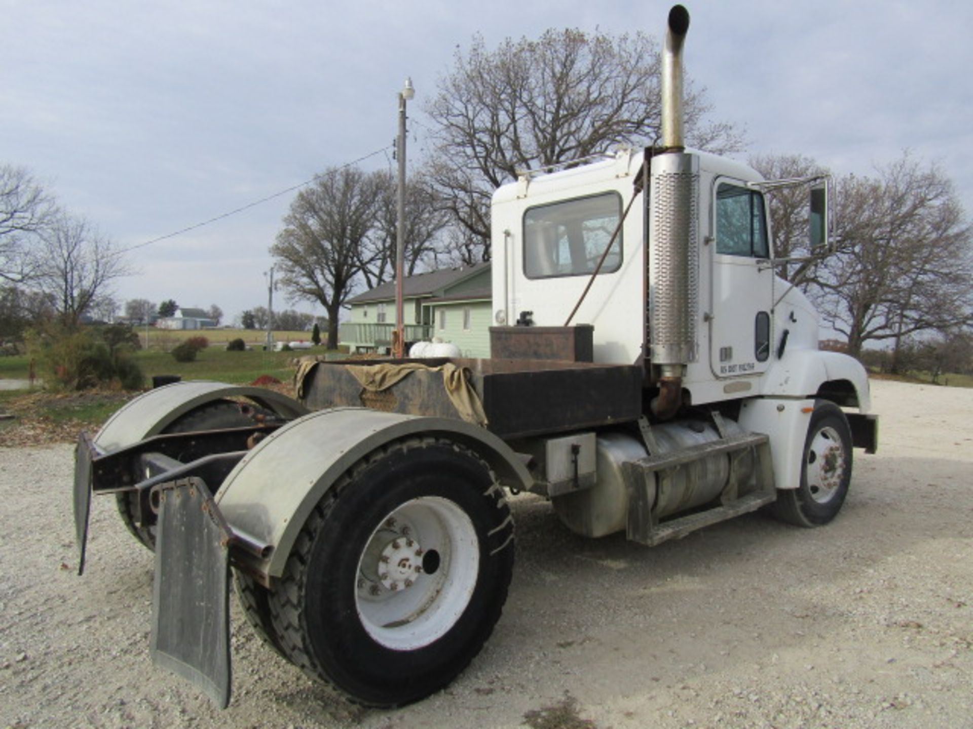 1994 Freightliner, VIN #1FUW3LYA0RH605546, 71,282 Miles, 10 Speed Eaton Fuller Manual - Image 3 of 41