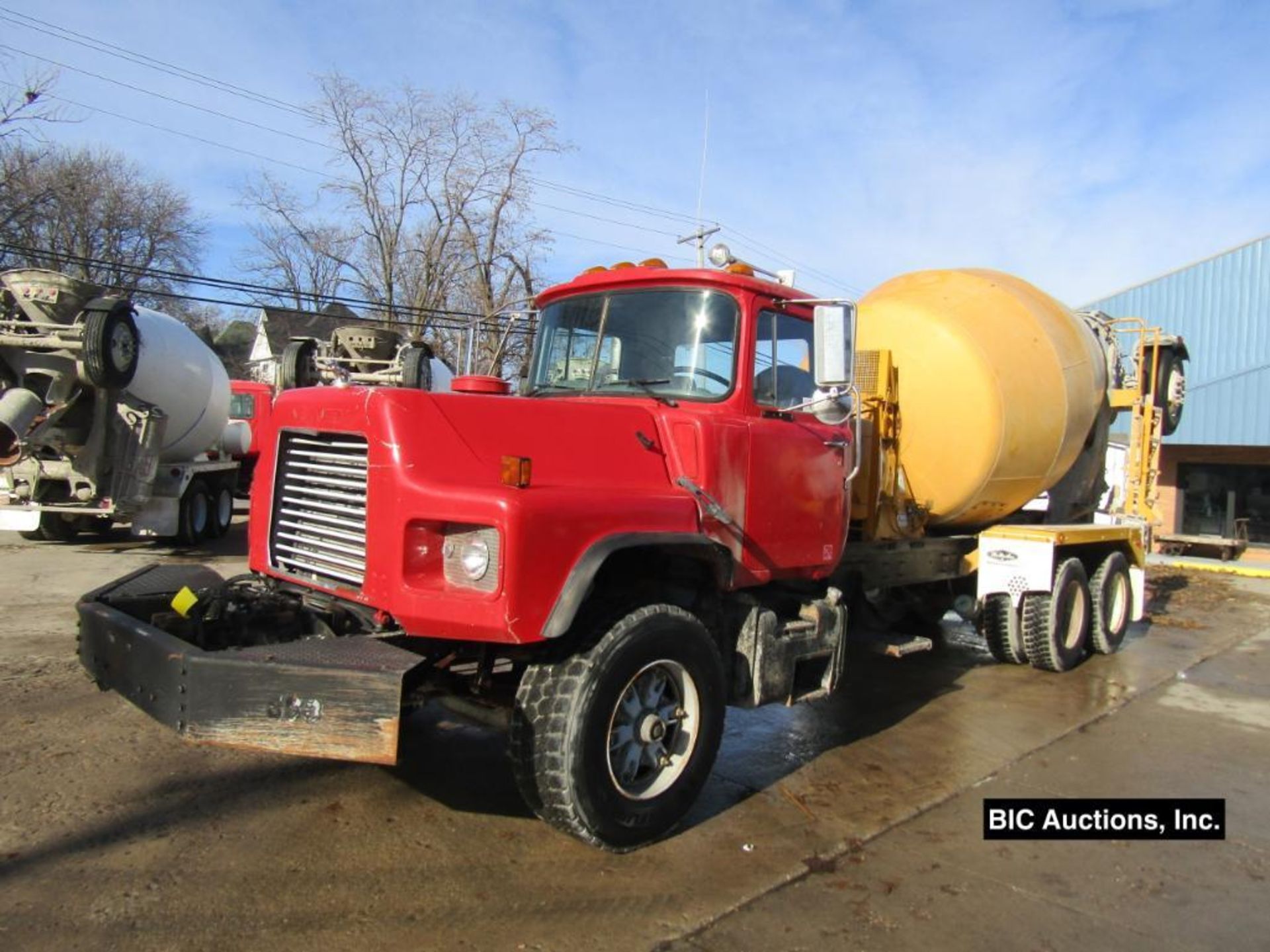 2003 Mack DM690S Concrete Mixer Truck